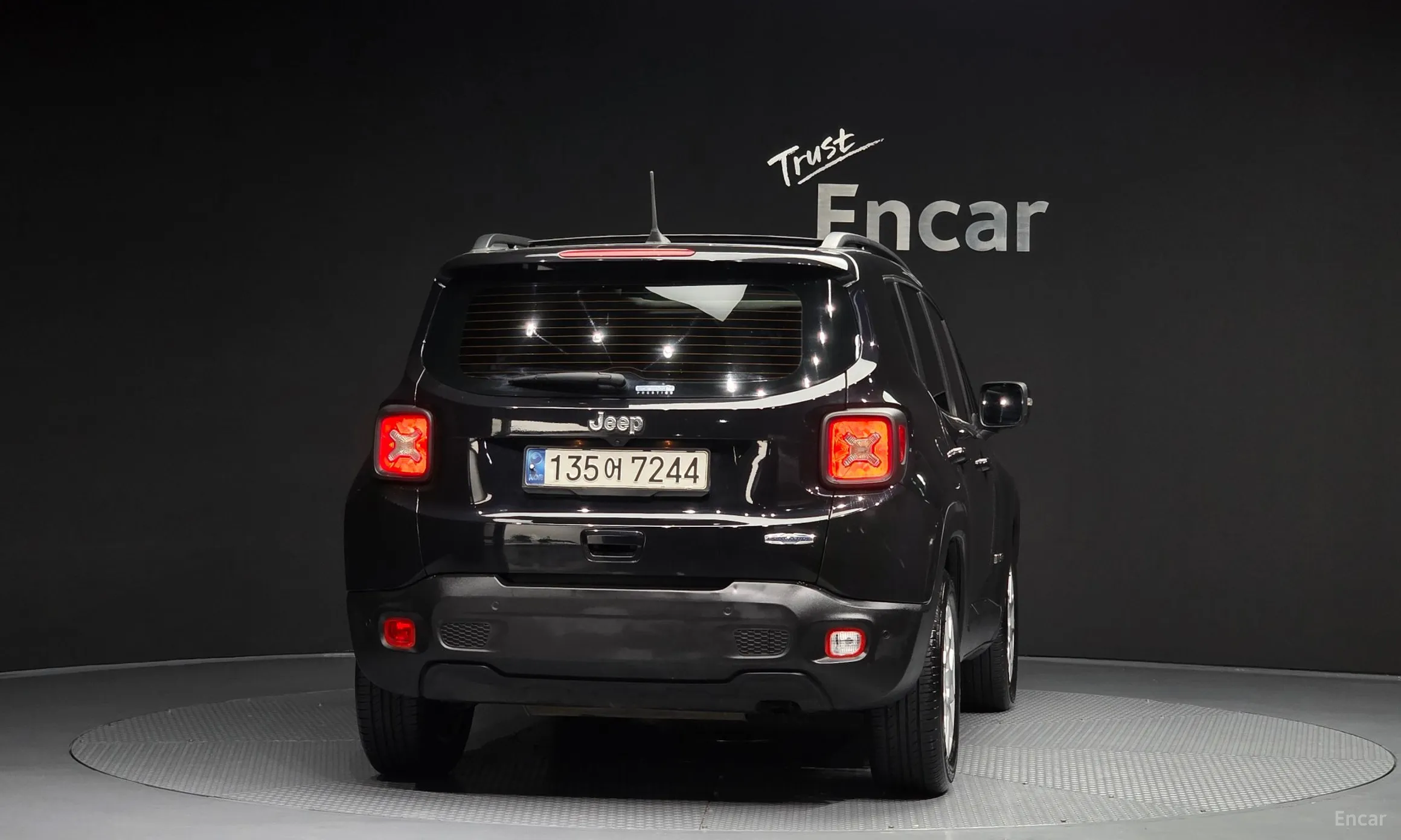 Jeep Renegade превью 4