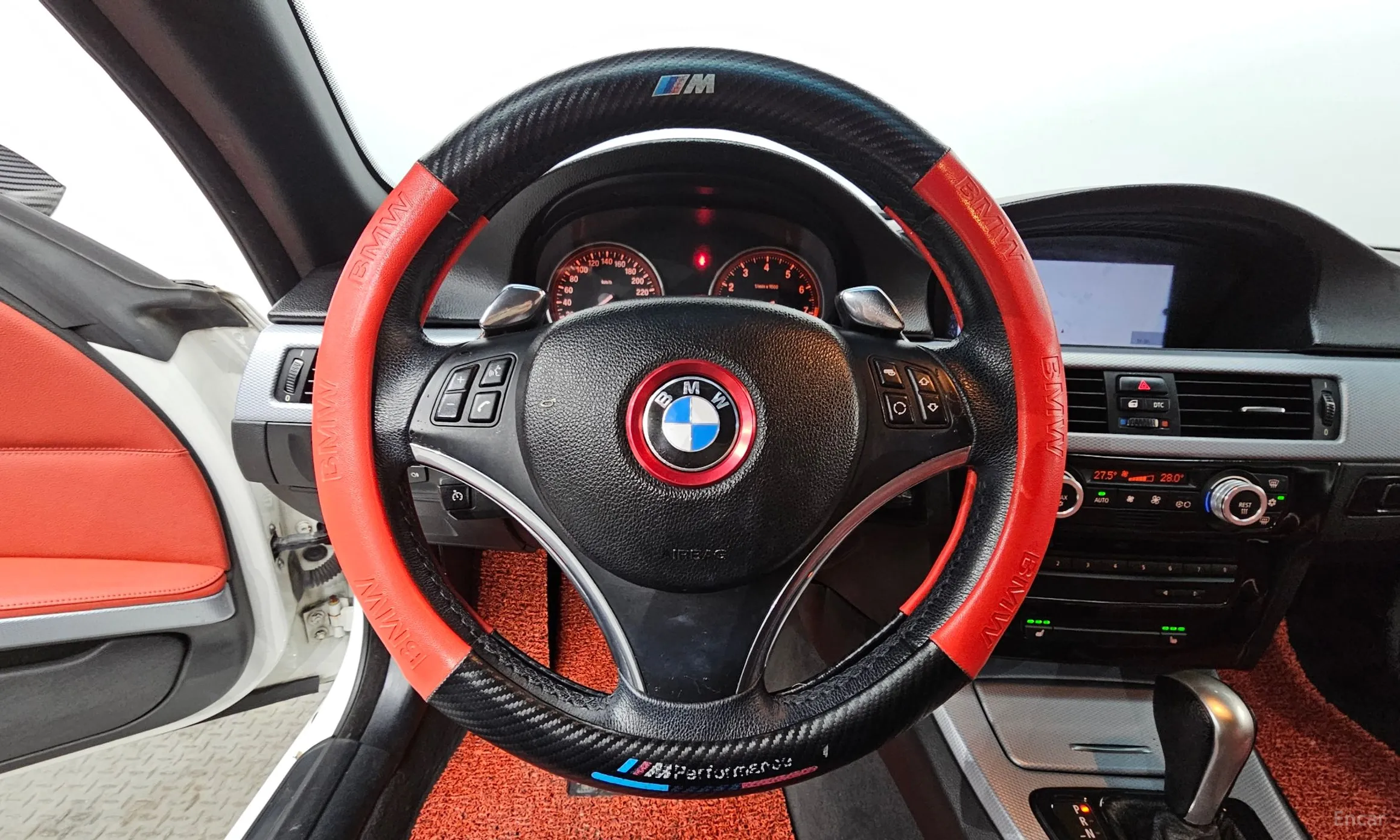 BMW 3 Series (E90) превью 14