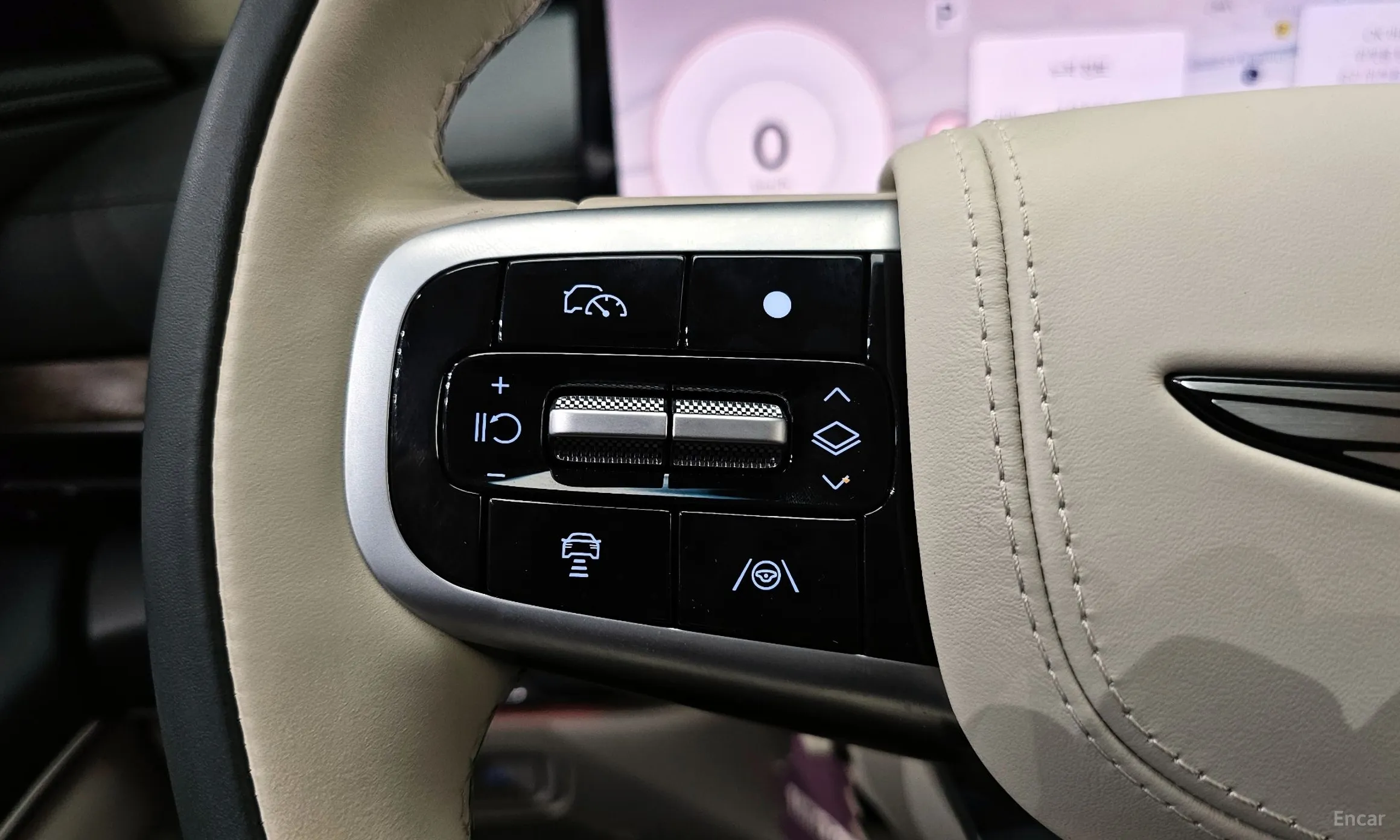 Genesis GV80 превью 18