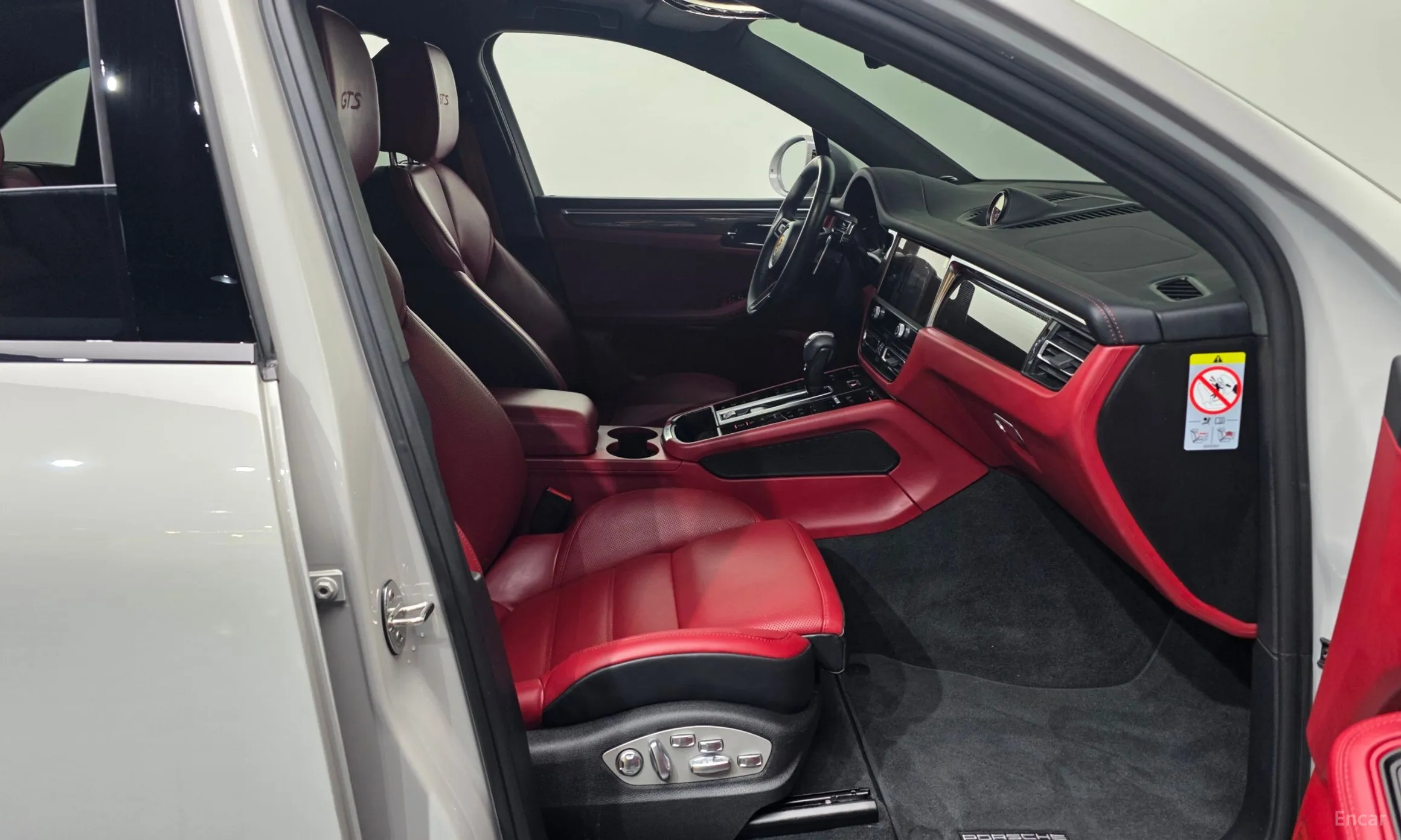 Porsche Macan превью 11