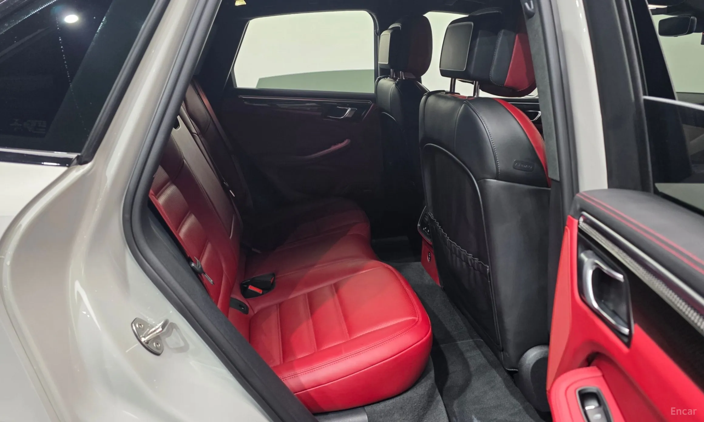 Porsche Macan превью 12