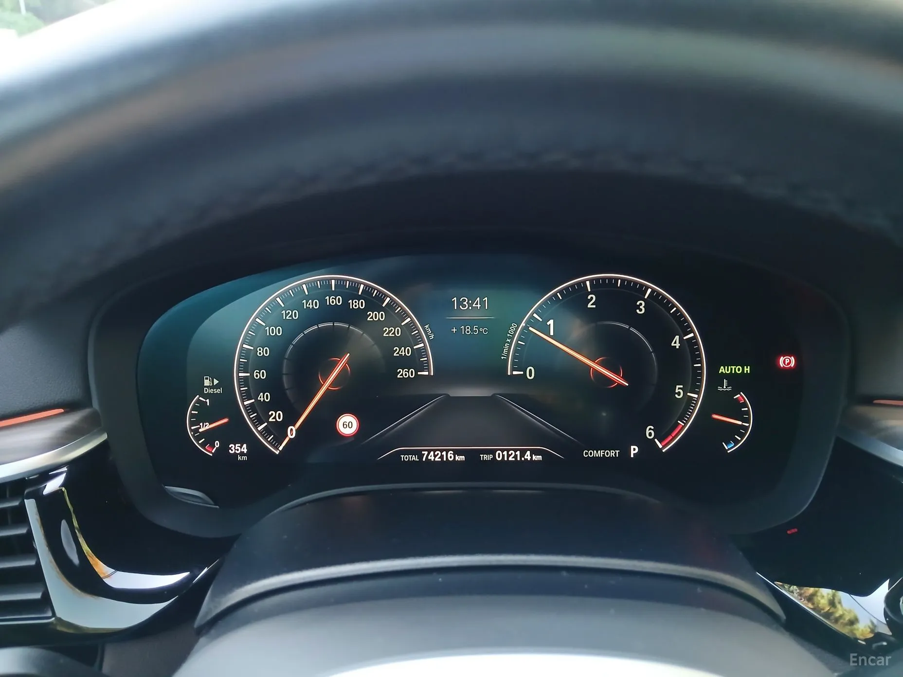 BMW 5 Series (G30) превью 10