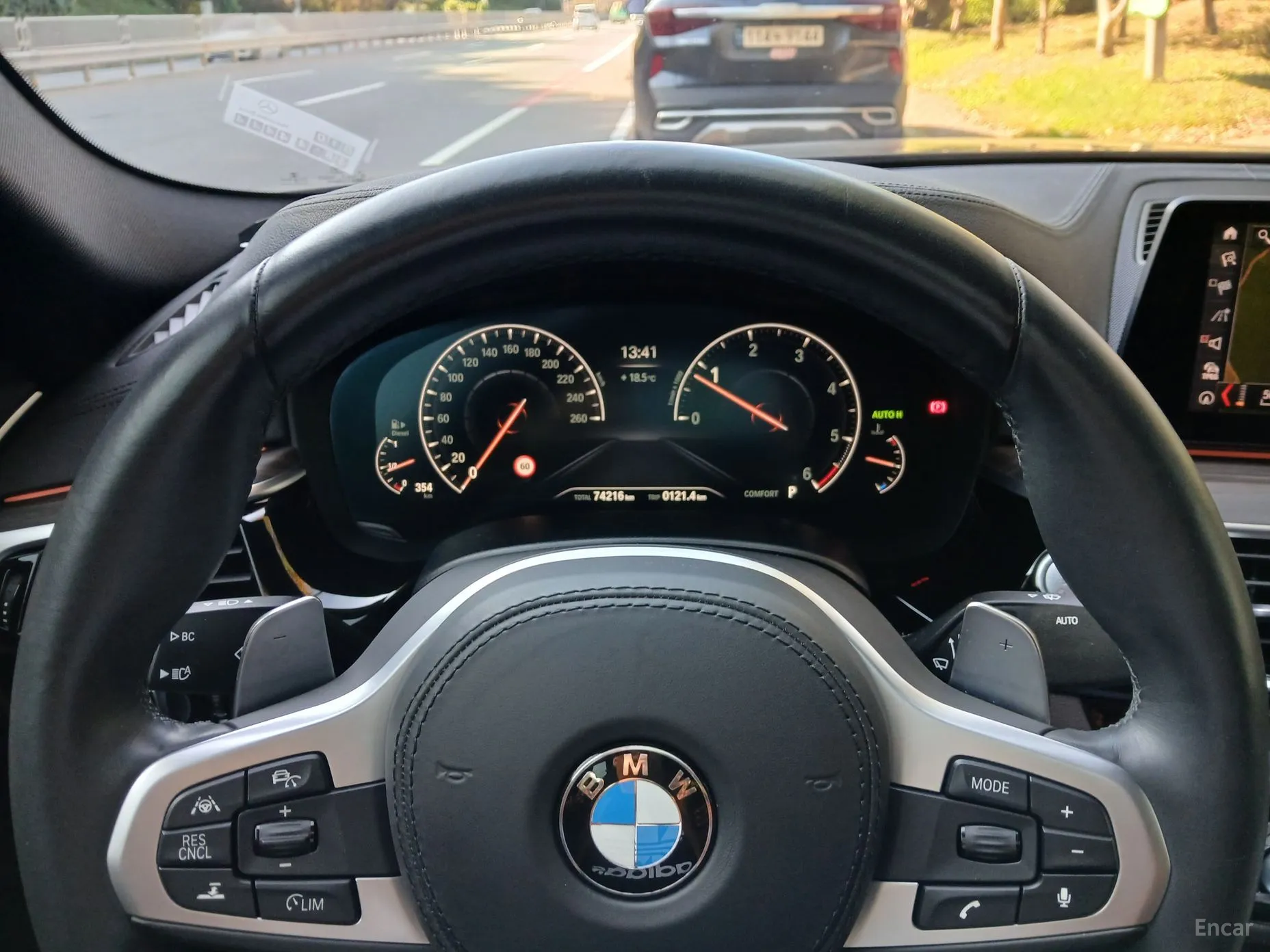 BMW 5 Series (G30) превью 11