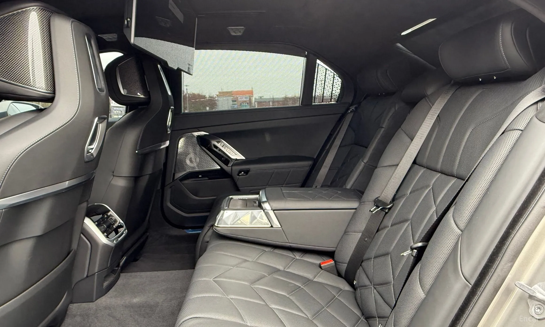 BMW 7 Series (G70) превью 11