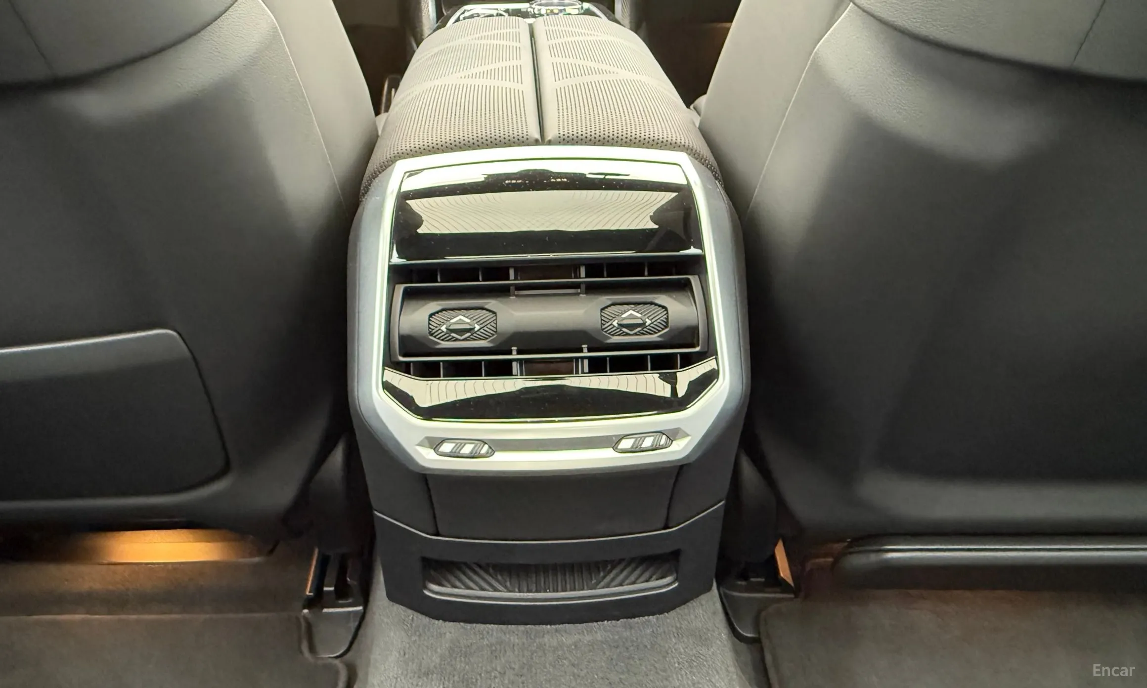 BMW 7 Series (G70) превью 16