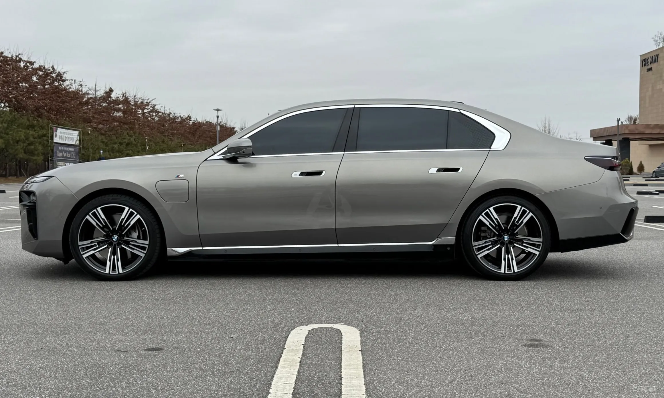 BMW 7 Series (G70) превью 19