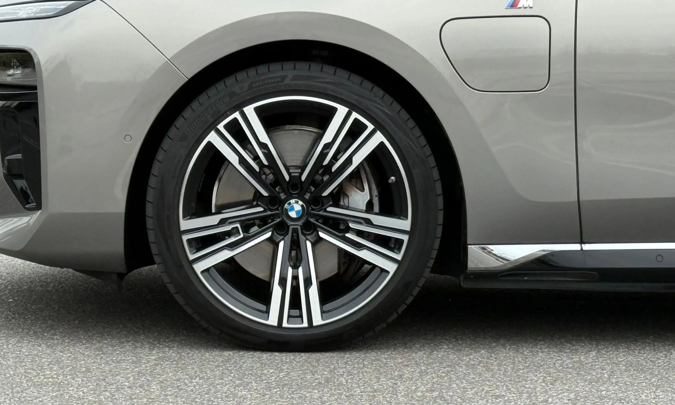 BMW 7 Series (G70) превью 5
