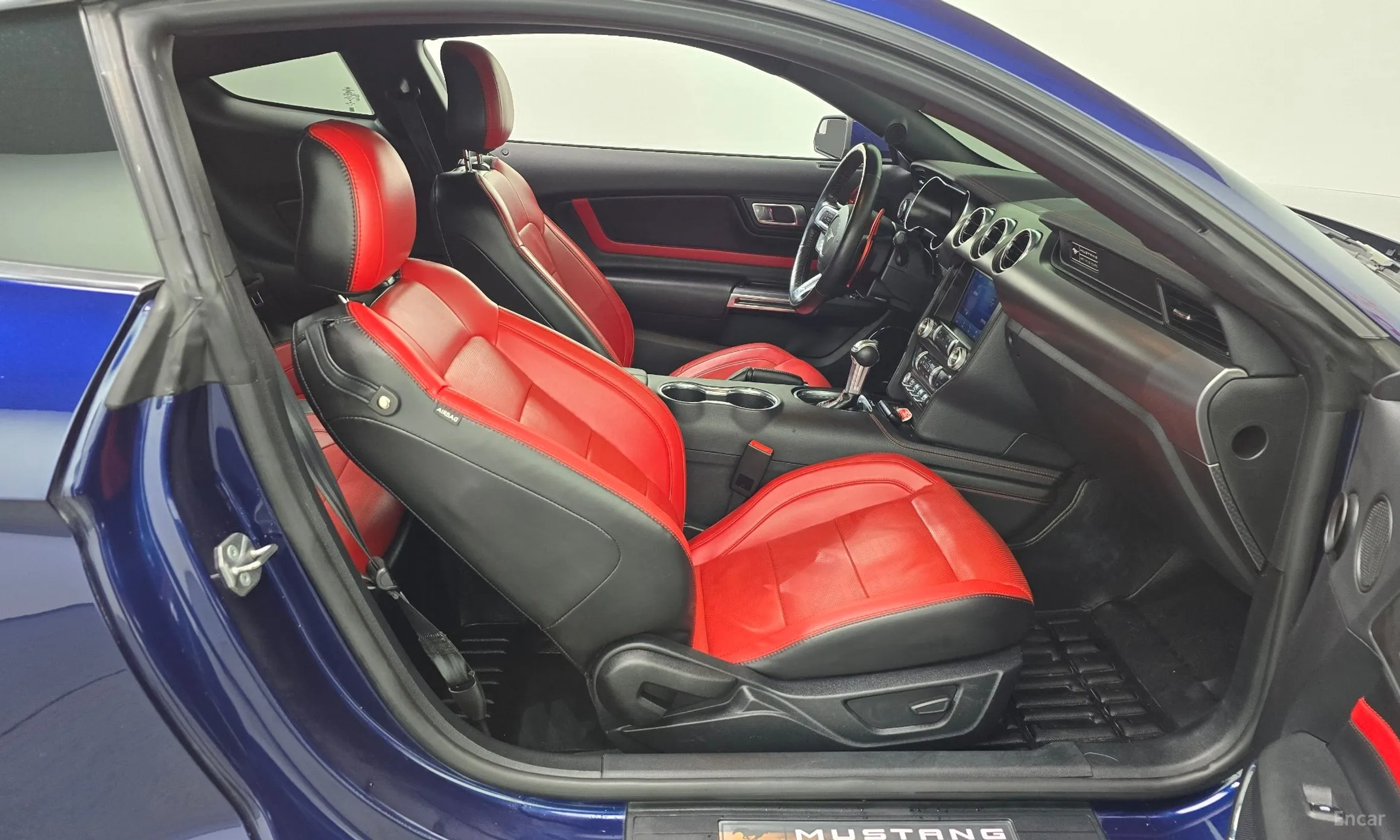 Ford Mustang превью 11