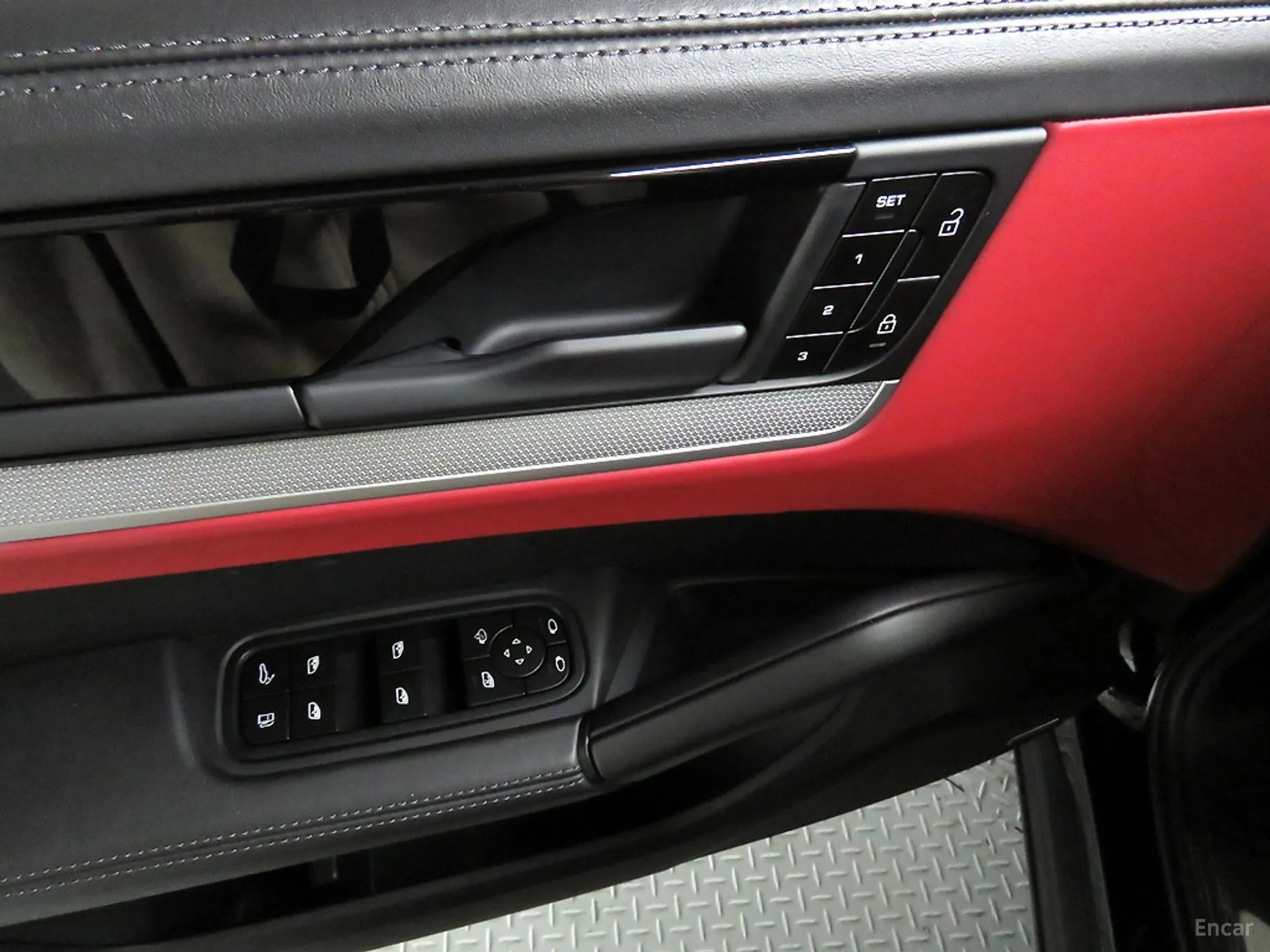 Porsche Cayenne (PO536) превью 16