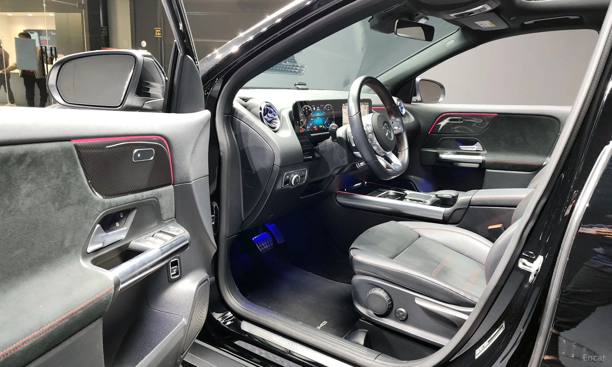 Mercedes Benz GLA-Class H247 превью 11