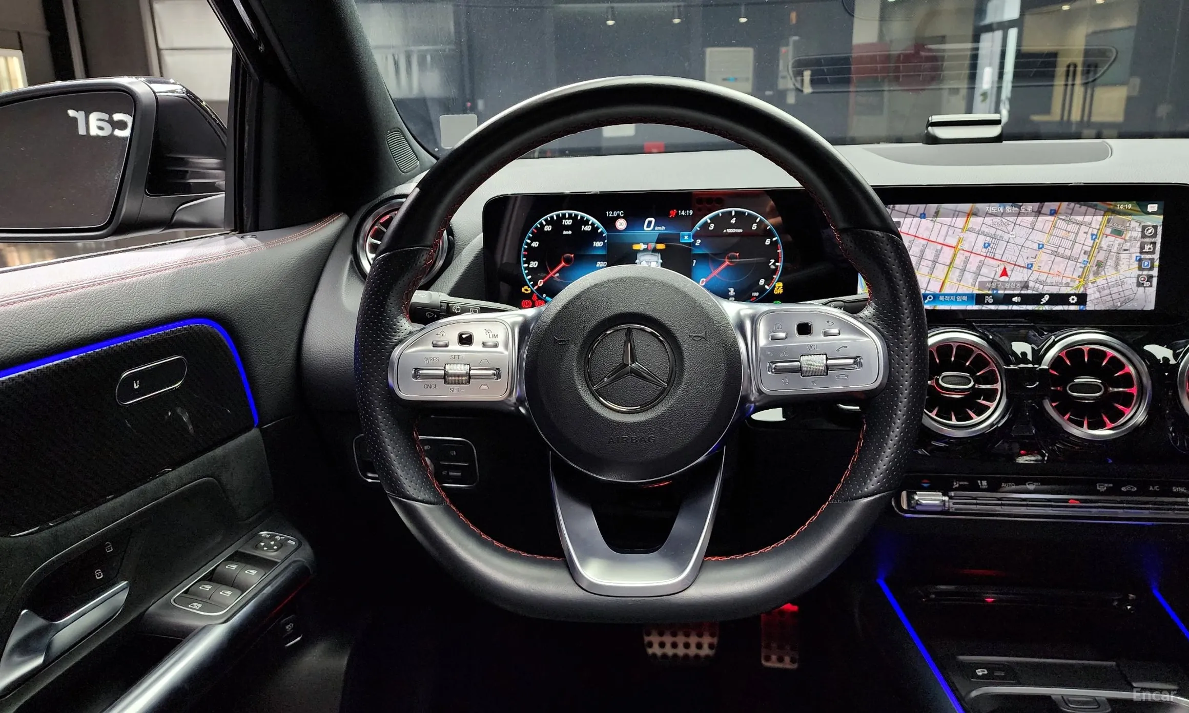Mercedes Benz GLA-Class H247 превью 14