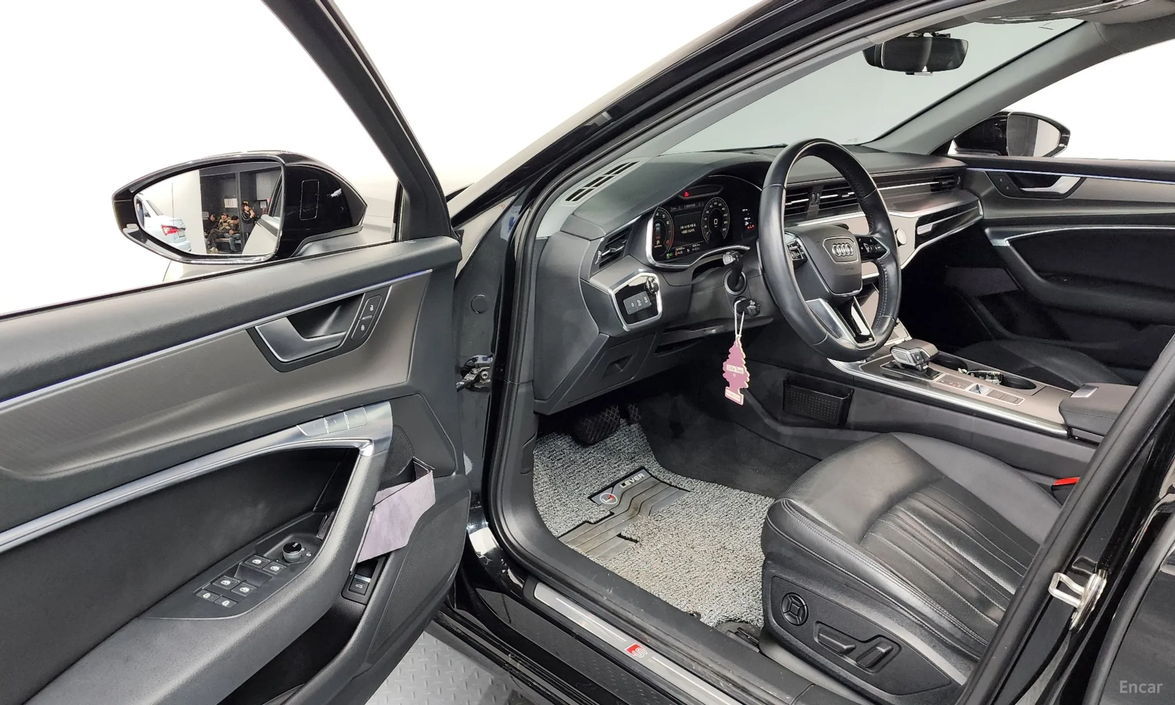 Audi A6 (C8) превью 10