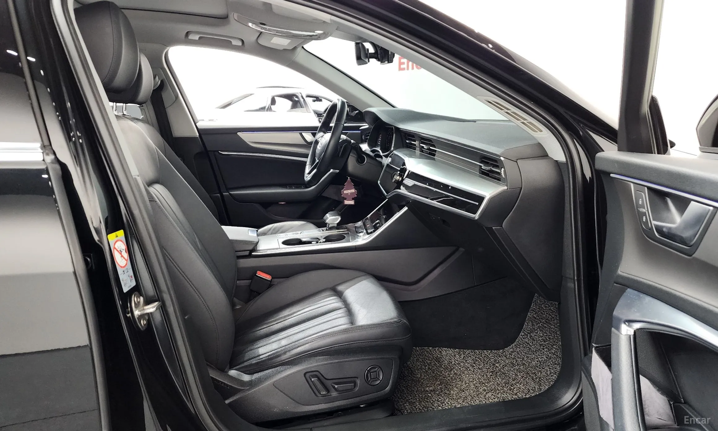 Audi A6 (C8) превью 11