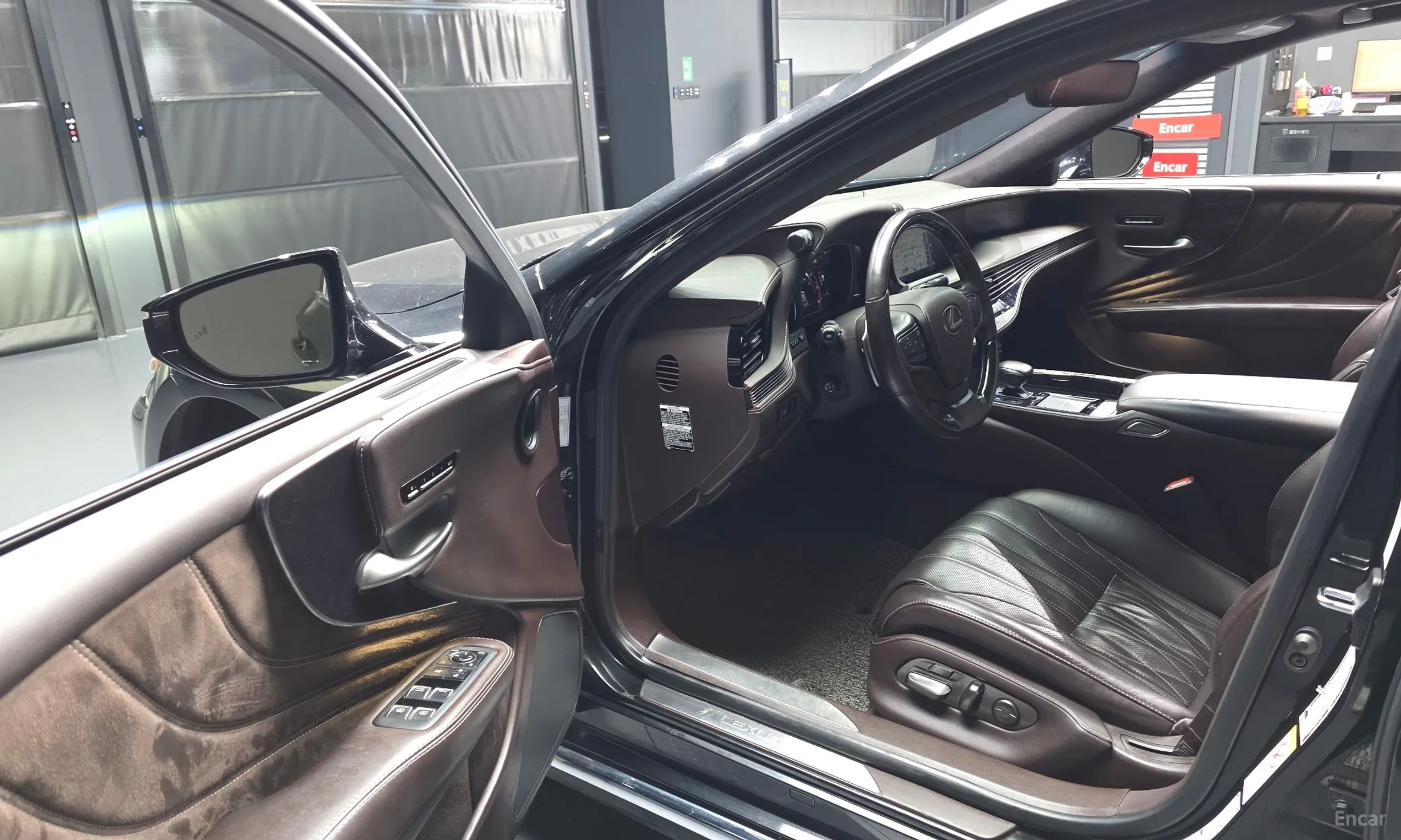 Lexus LS500h Gen 5 превью 10