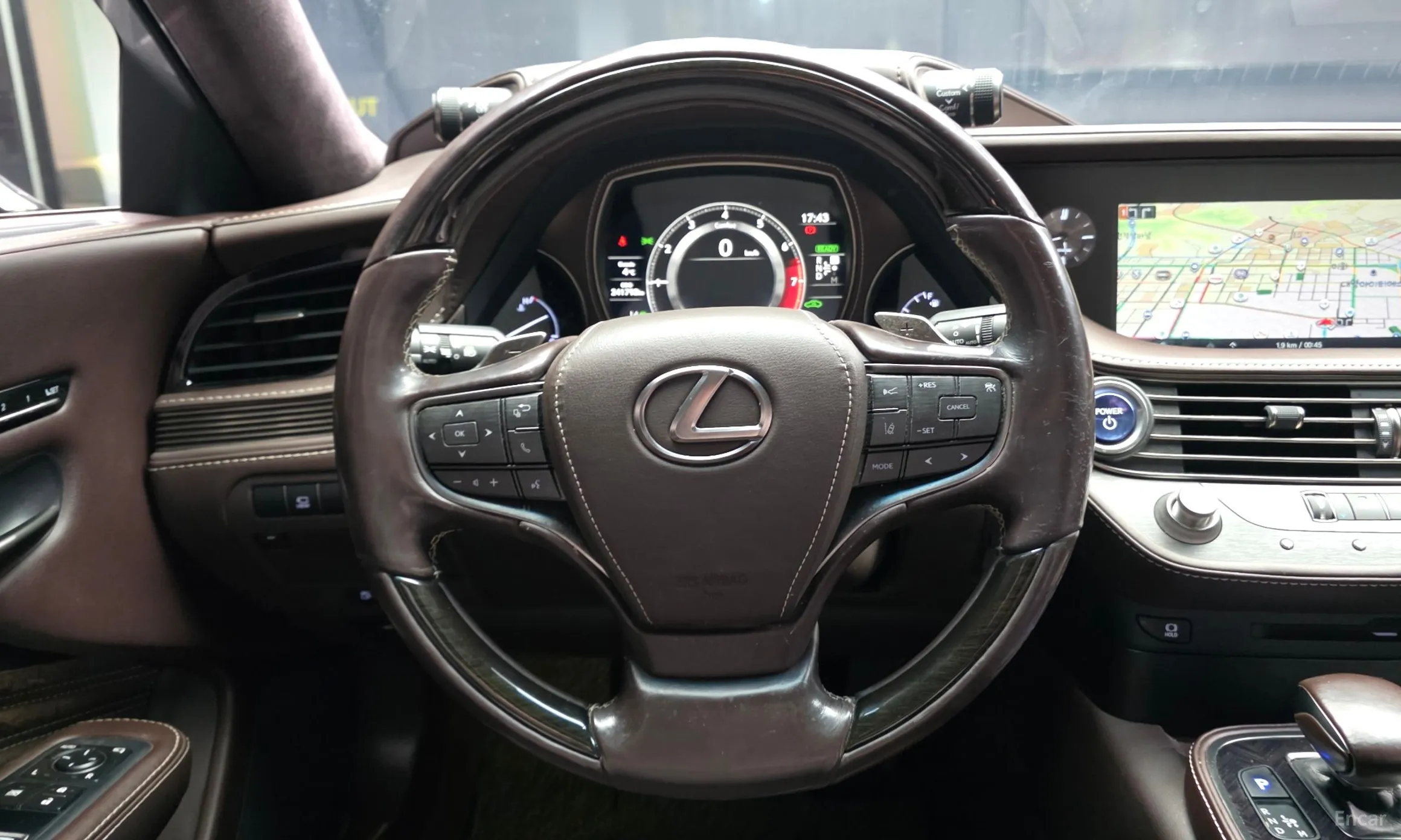 Lexus LS500h Gen 5 превью 13