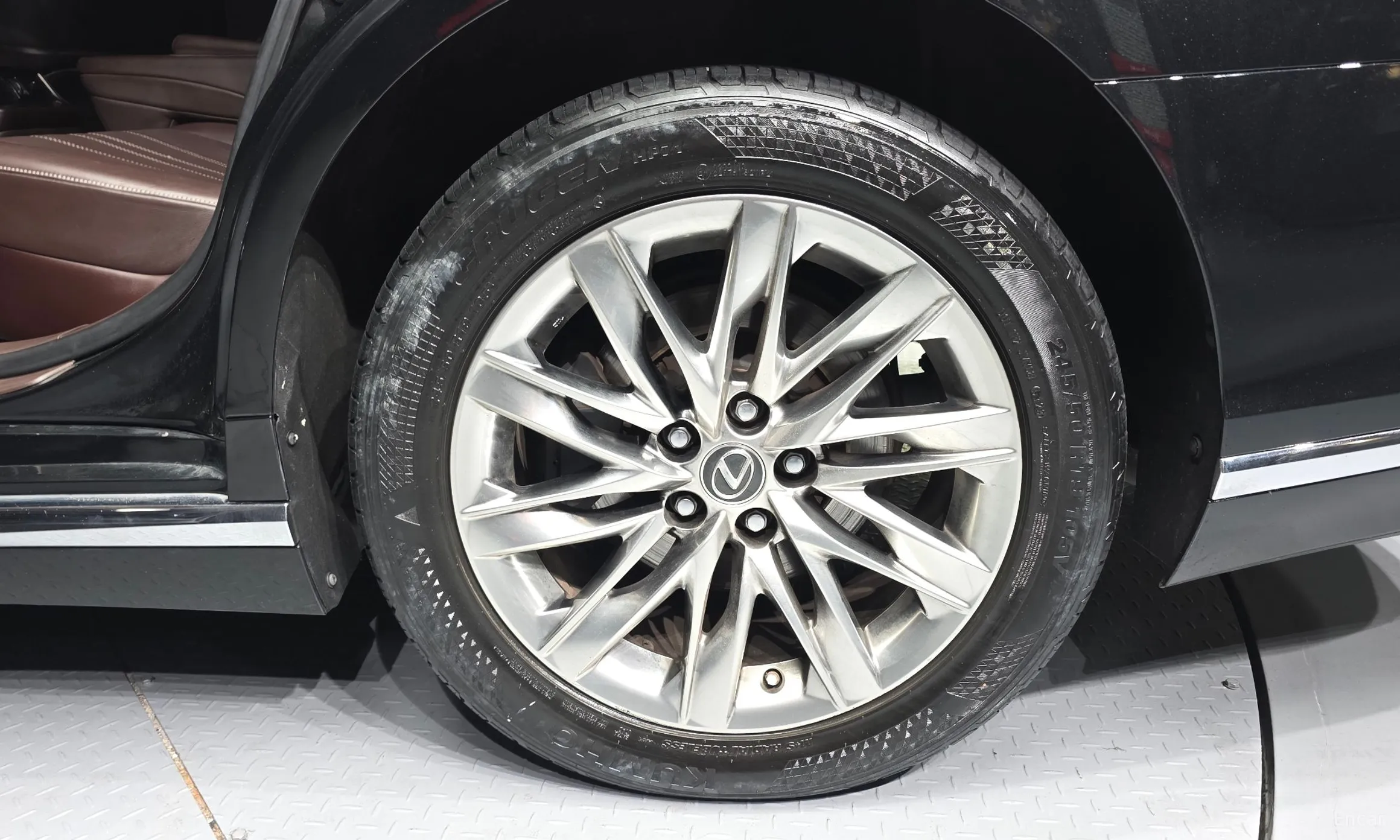 Lexus LS500h Gen 5 превью 5