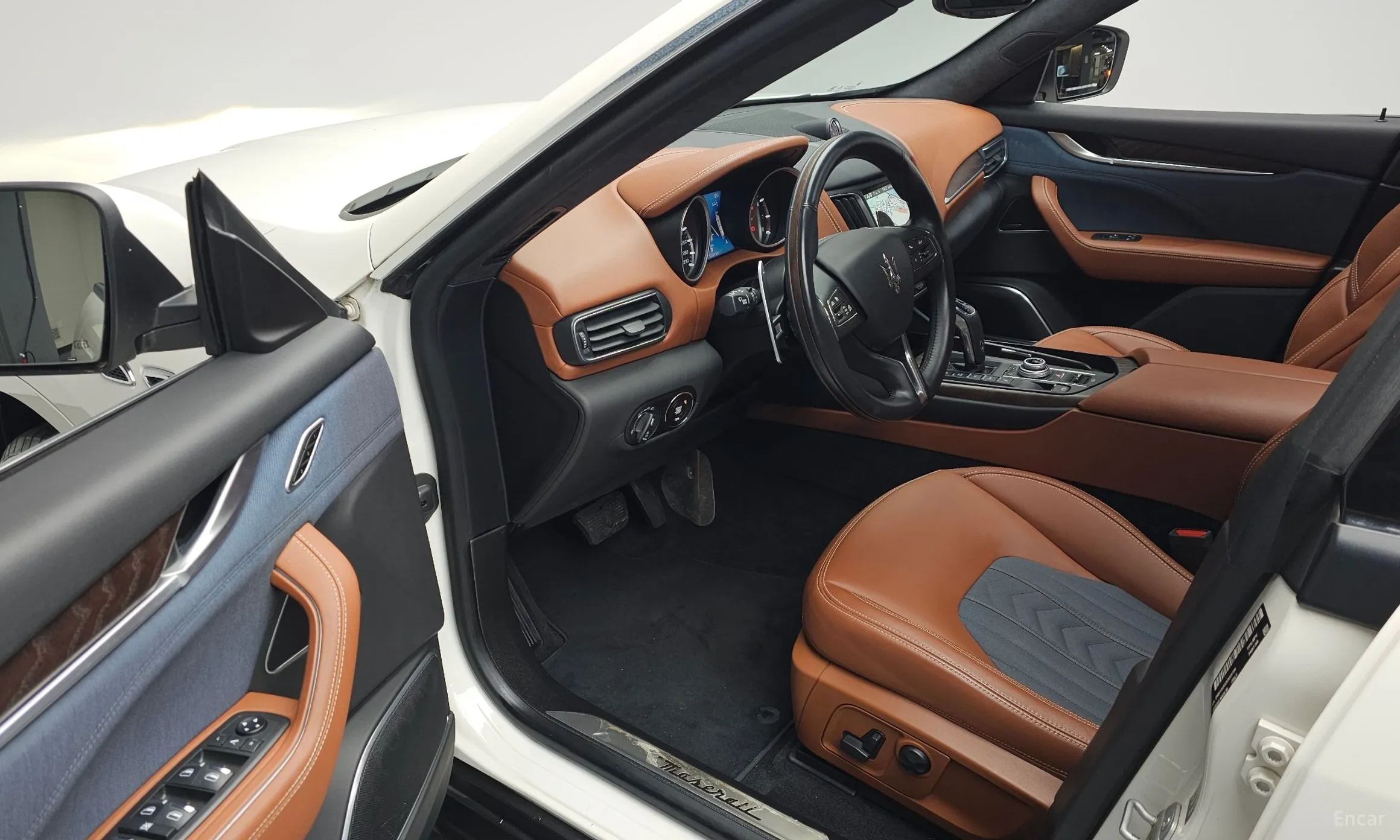 Maserati Levante превью 11