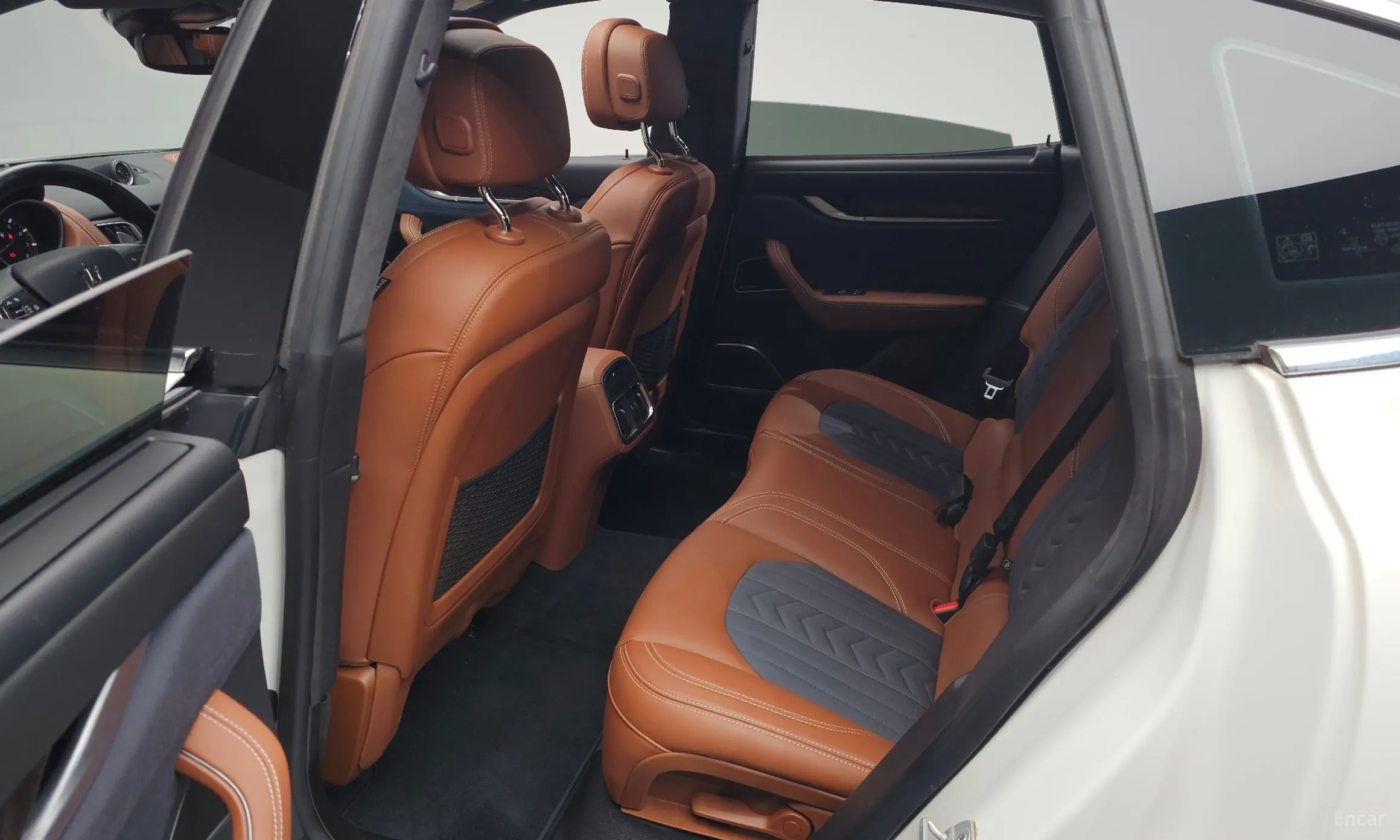 Maserati Levante превью 12