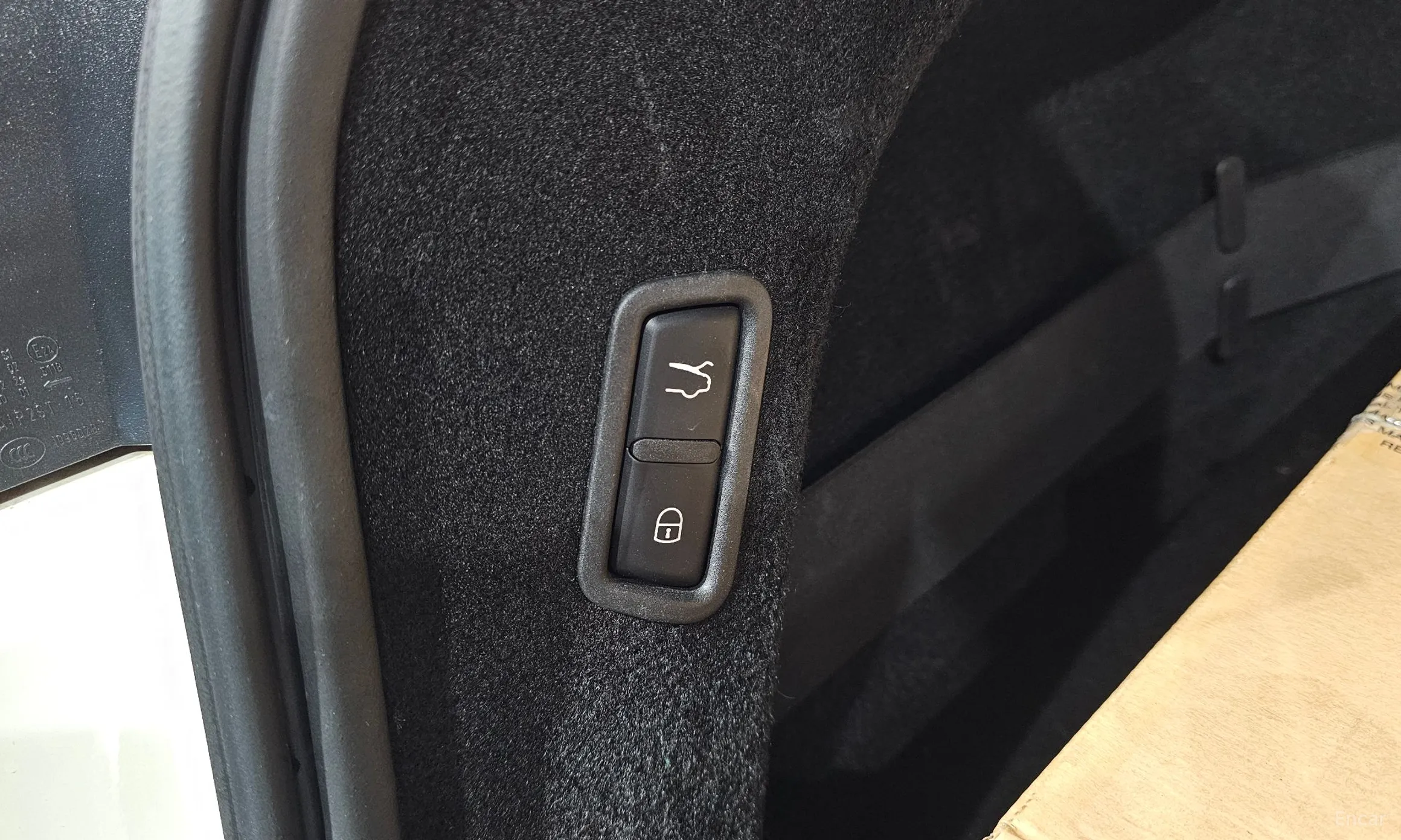 Maserati Levante превью 20