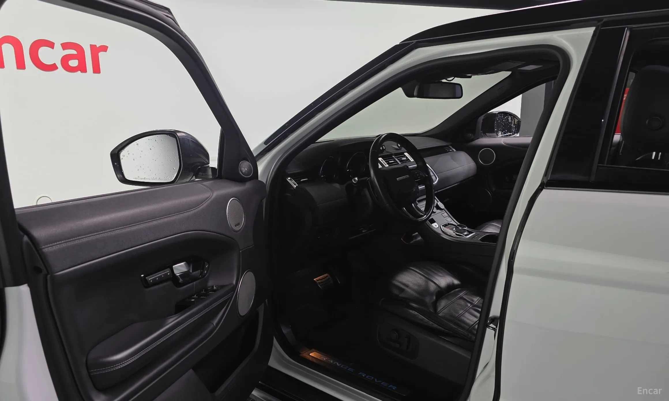 Land Rover Range Rover Evoque превью 10