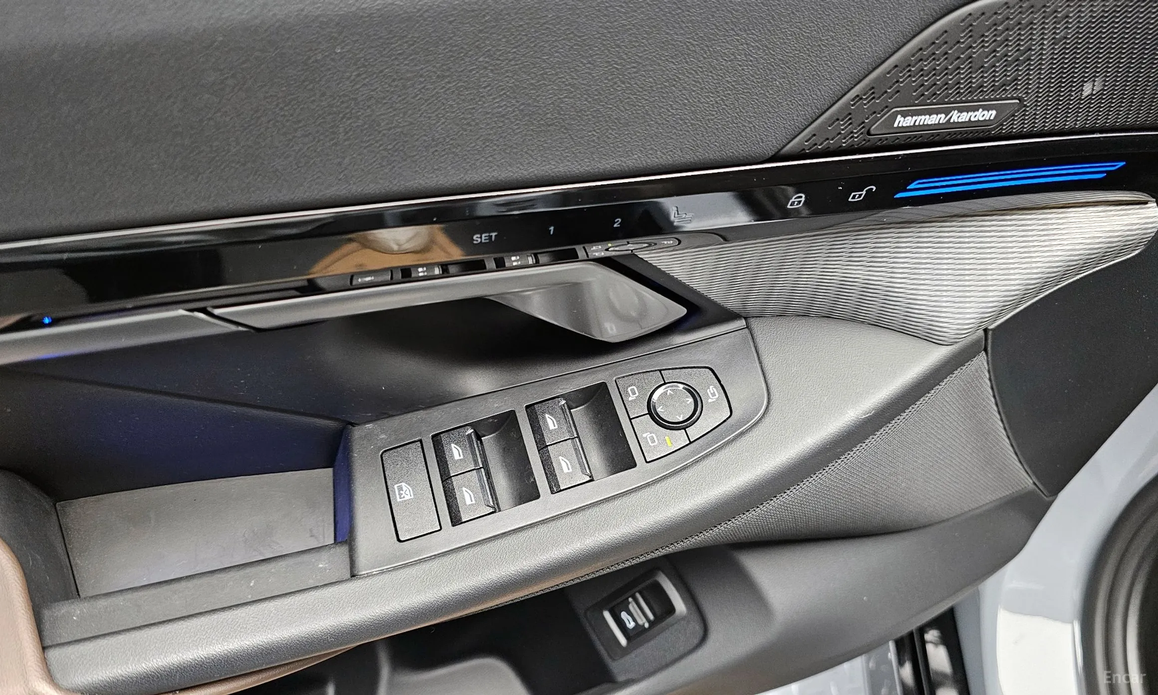 BMW 5 Series (G60) превью 14