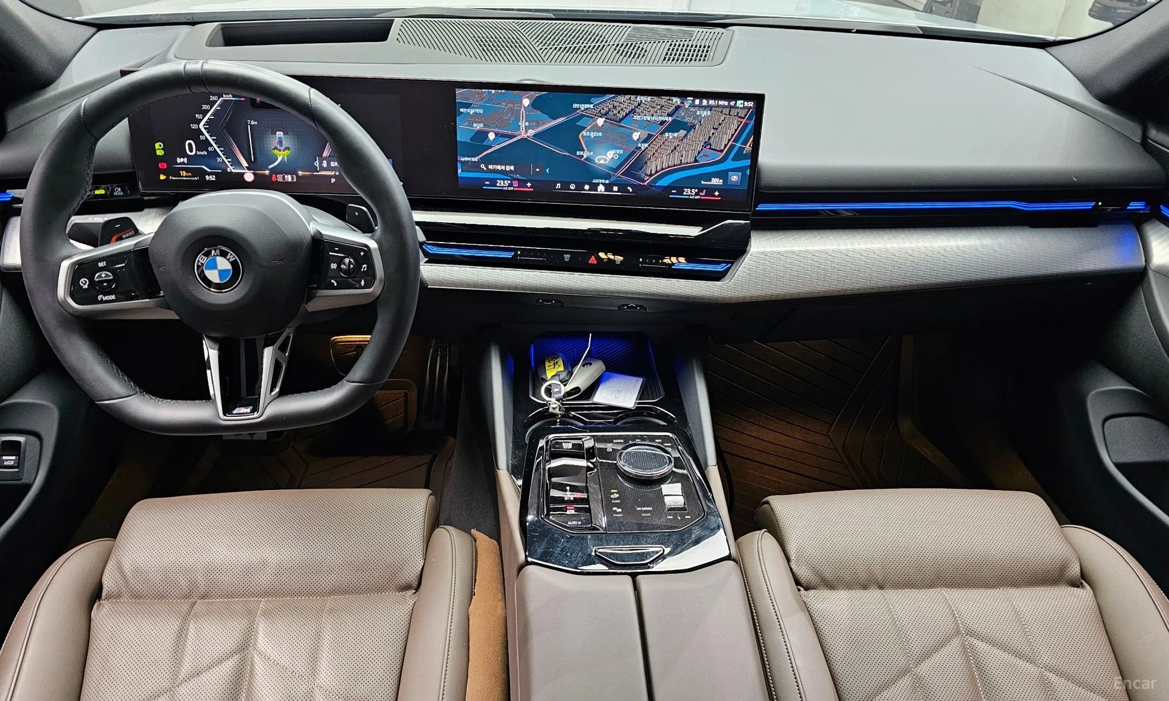 BMW 5 Series (G60) превью 7