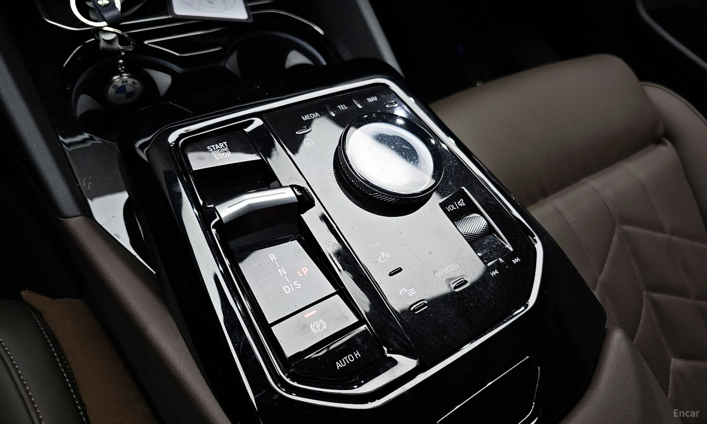 BMW 5 Series (G60) превью 9