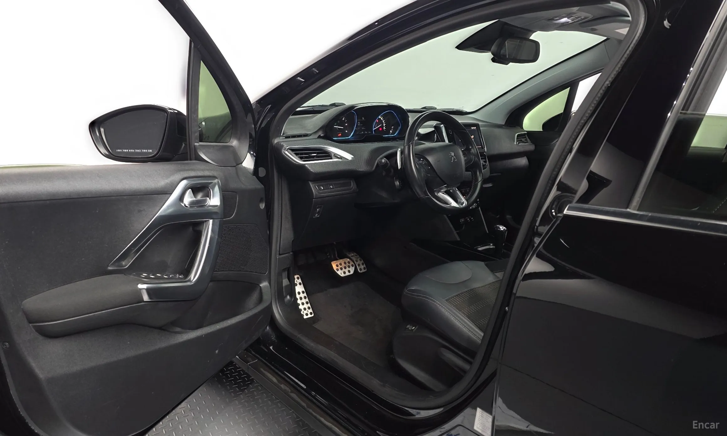 Peugeot 2008. превью 10