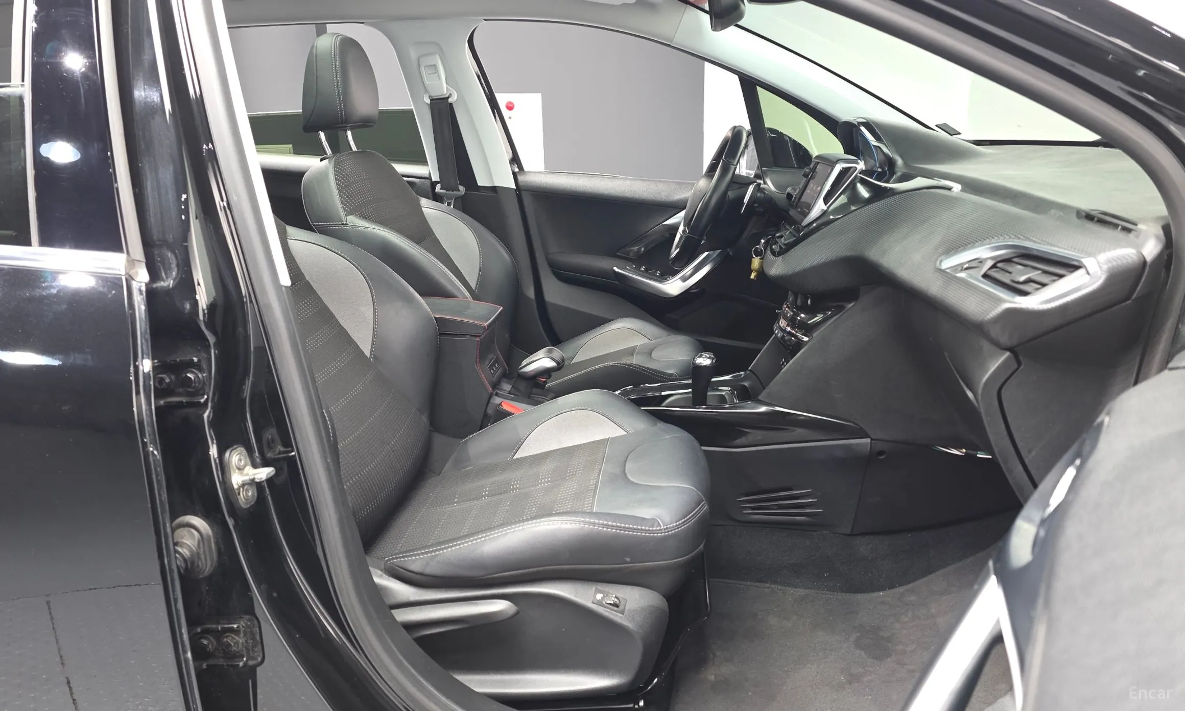 Peugeot 2008. превью 11