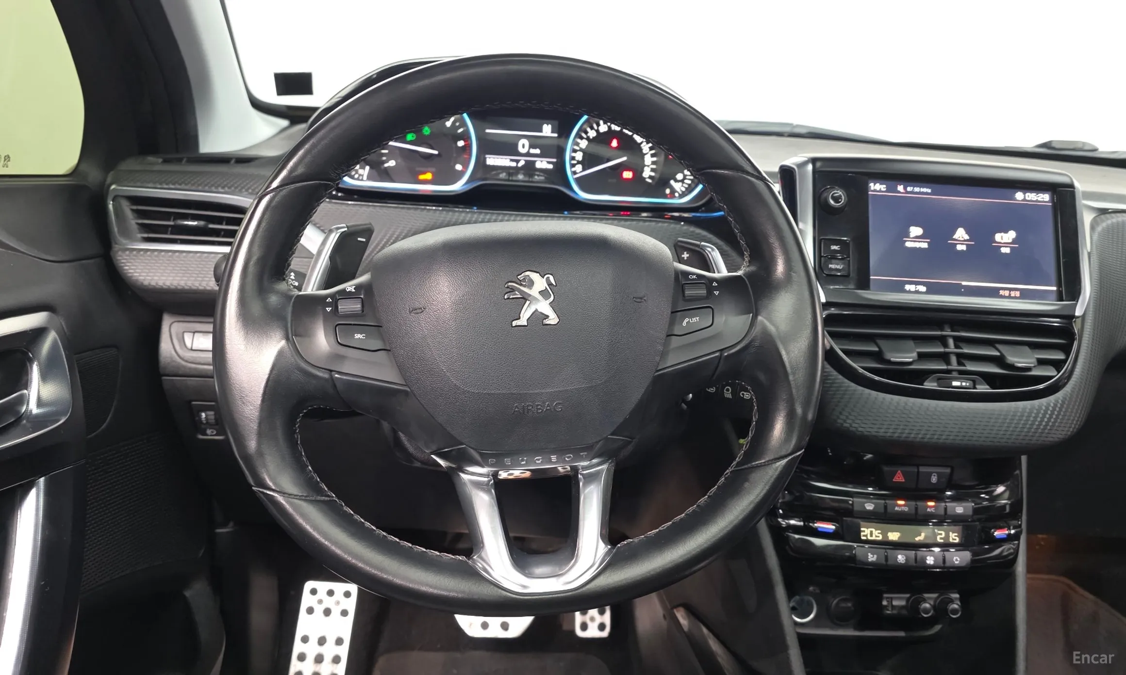 Peugeot 2008. превью 13