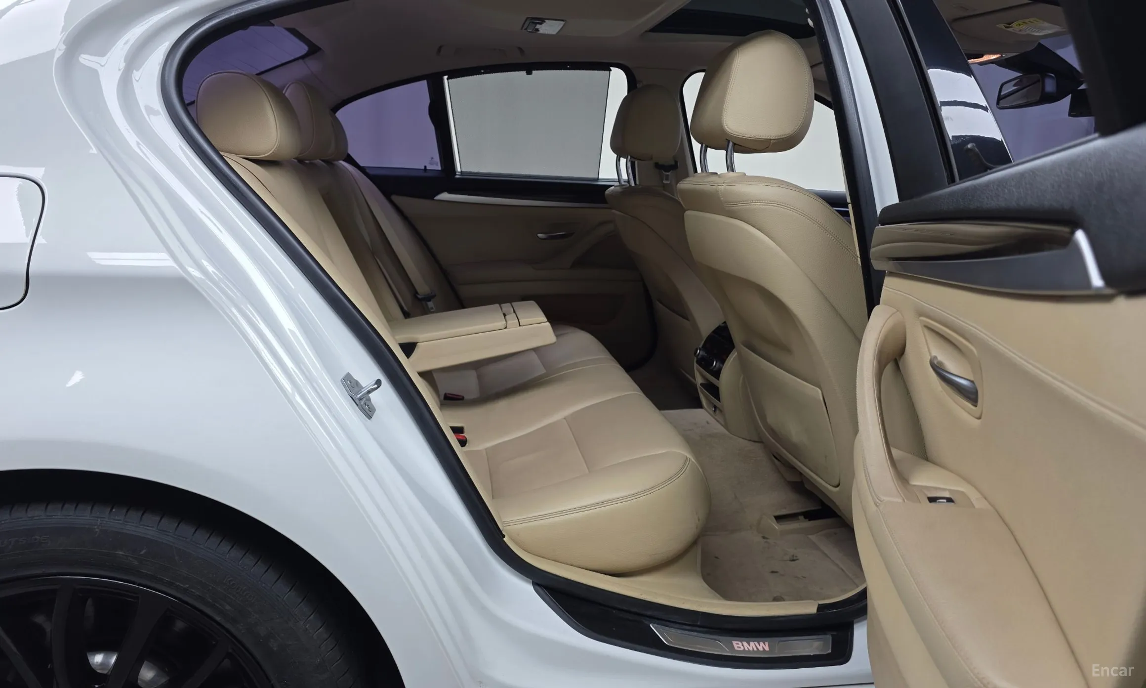 BMW 5 Series (F10) превью 12