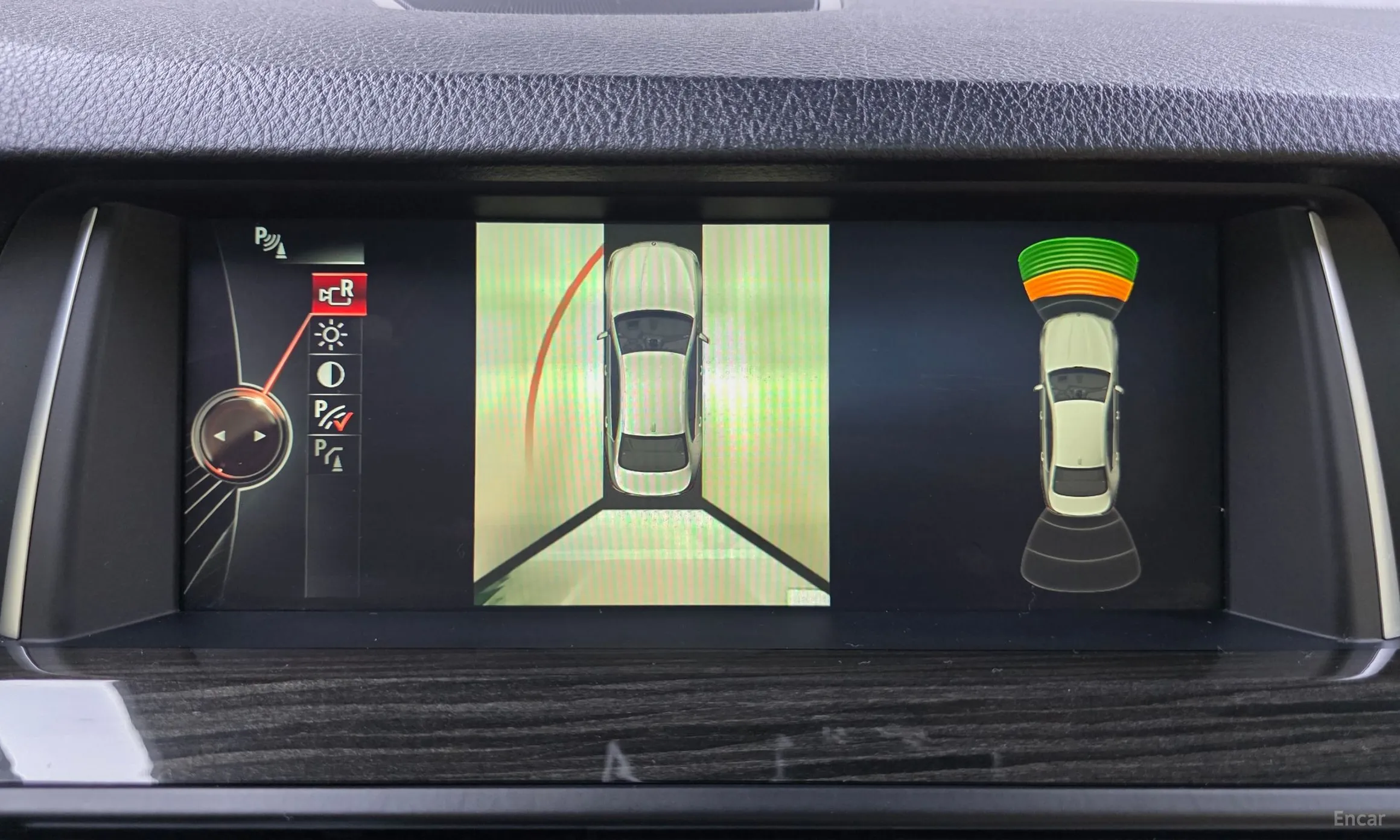 BMW 5 Series (F10) превью 15