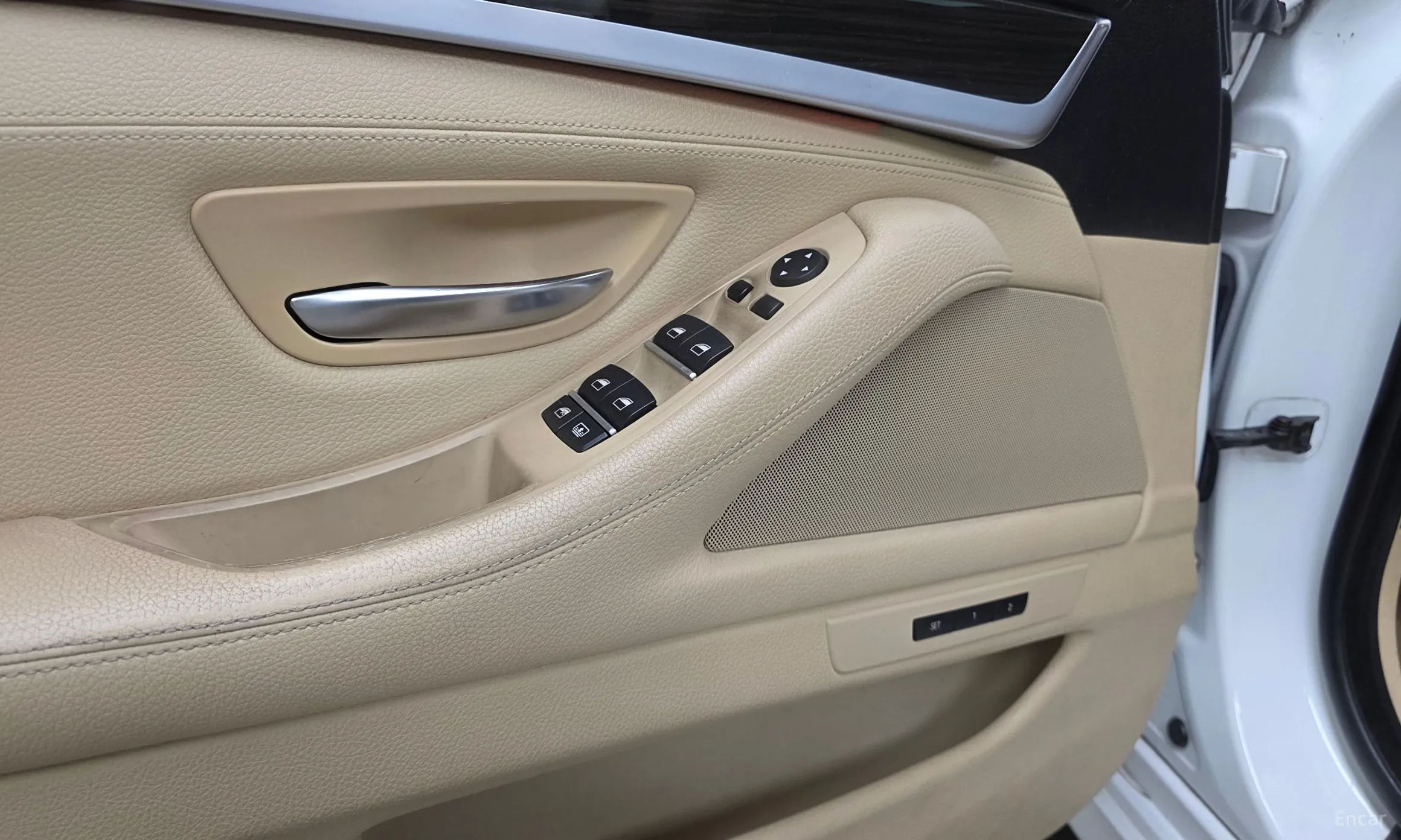 BMW 5 Series (F10) превью 16
