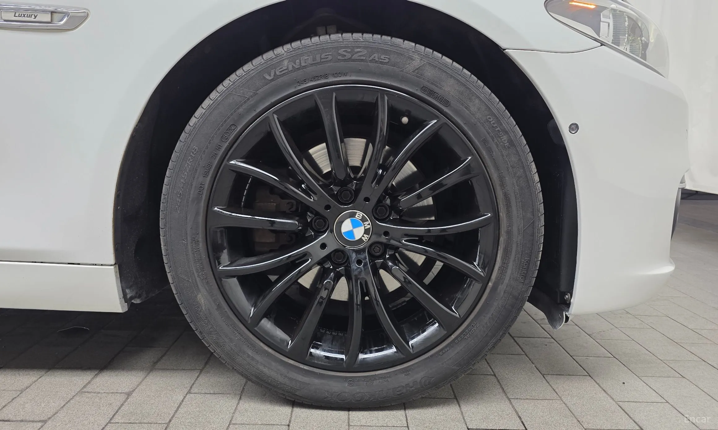 BMW 5 Series (F10) превью 5