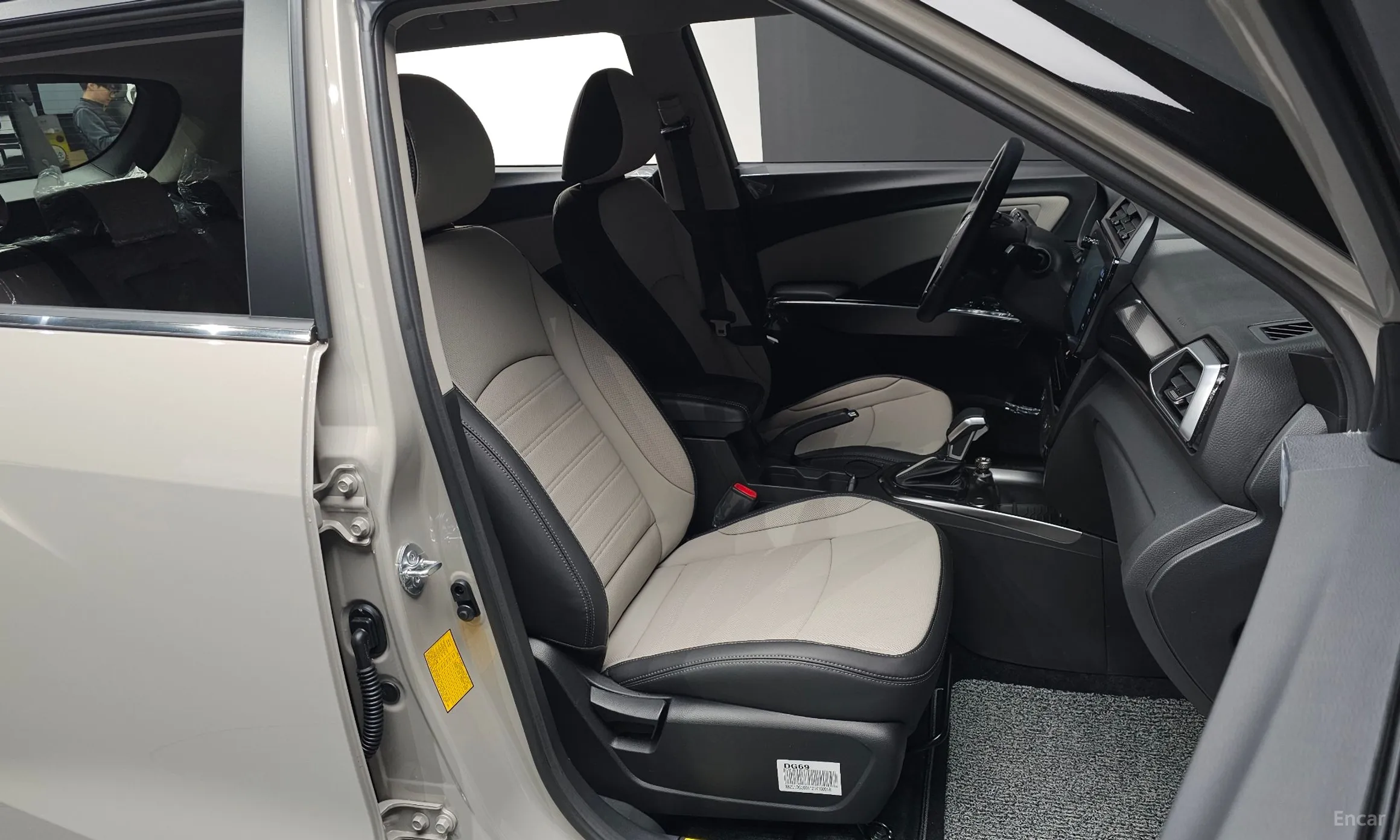 KG Mobility (SsangYong) Tivoli превью 10