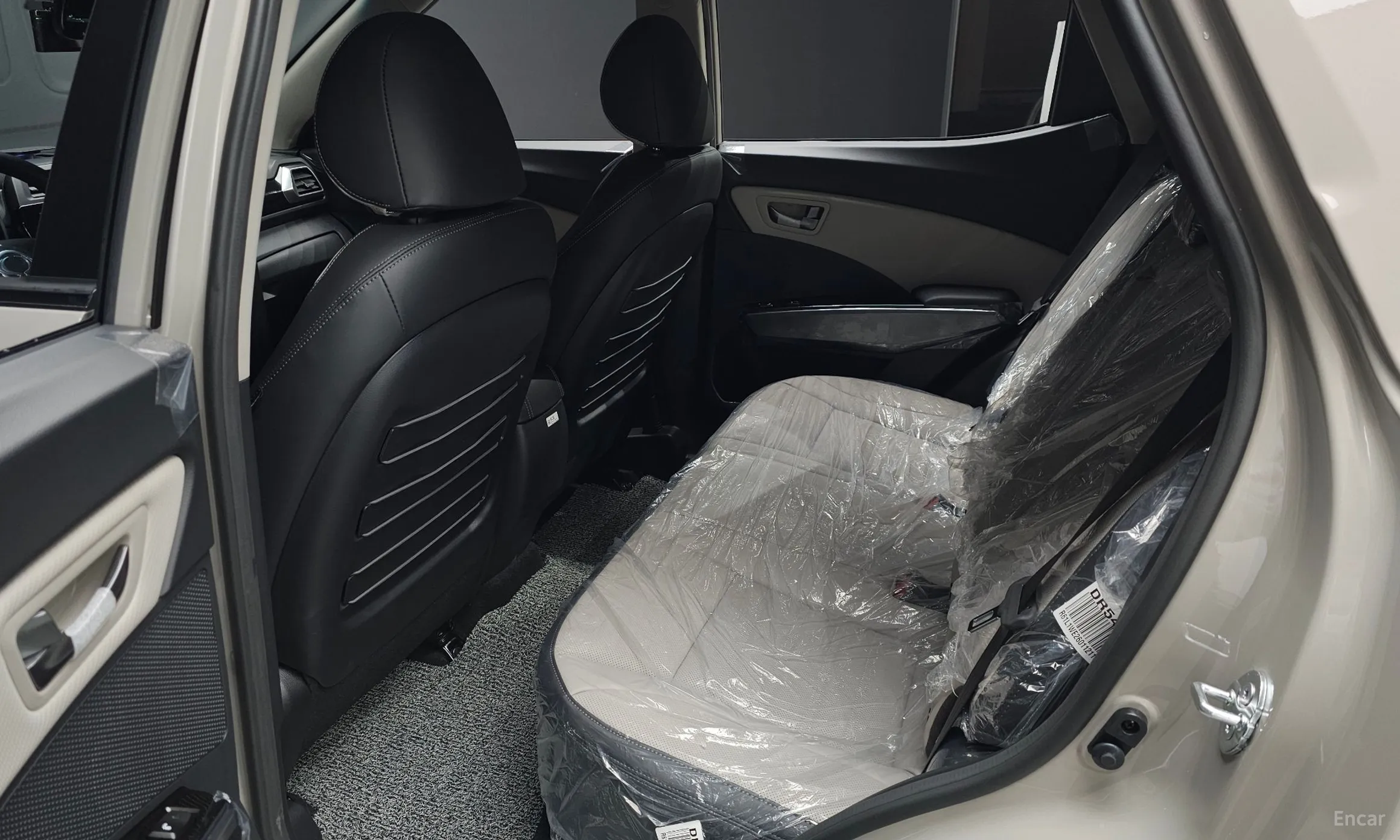 KG Mobility (SsangYong) Tivoli превью 12