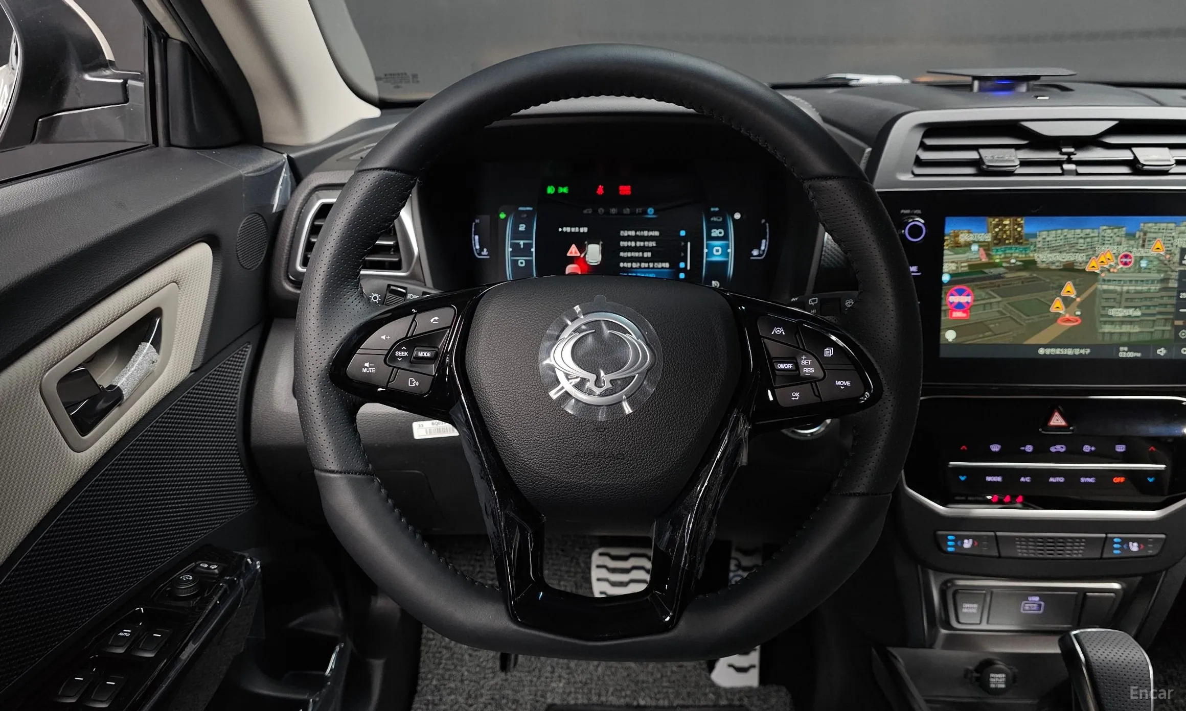 KG Mobility (SsangYong) Tivoli превью 13