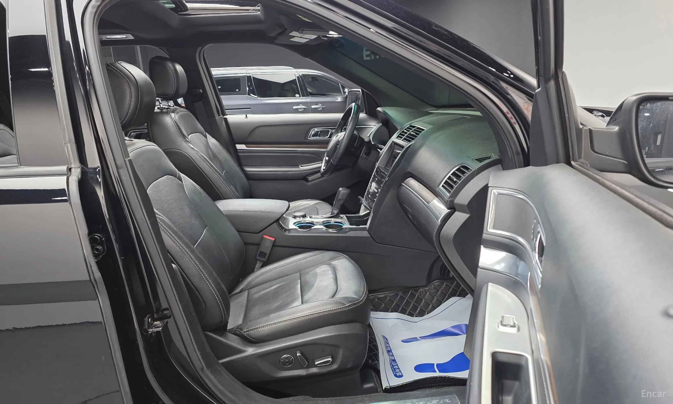 Ford Explorer превью 10