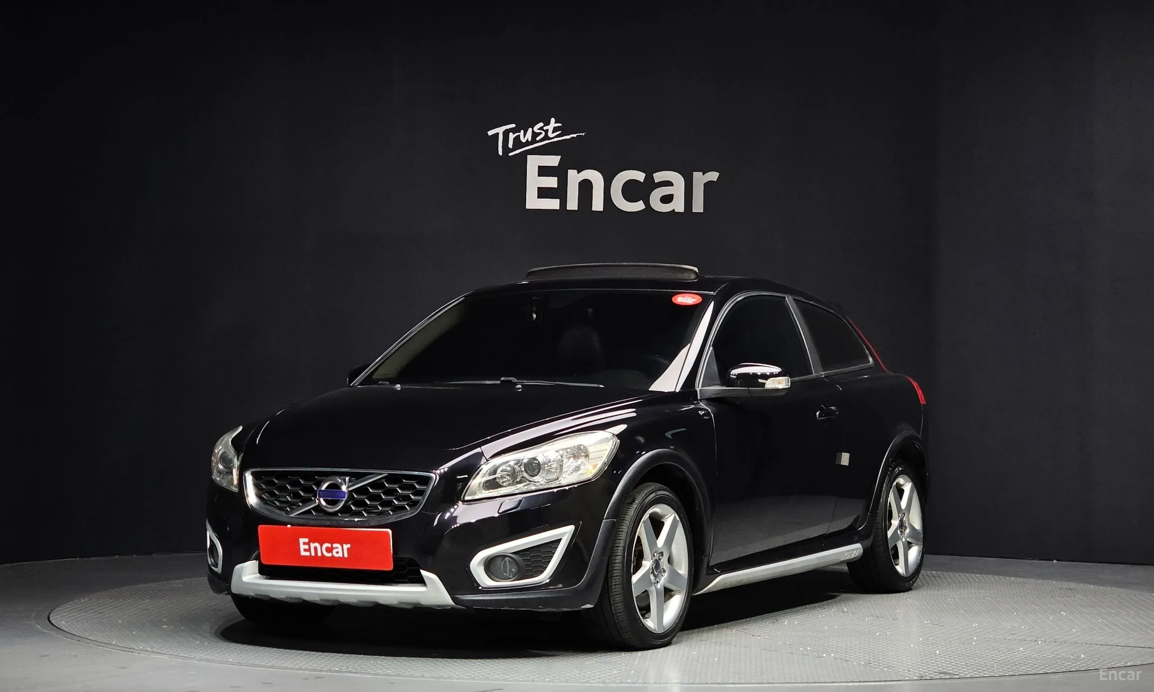 Volvo C30.