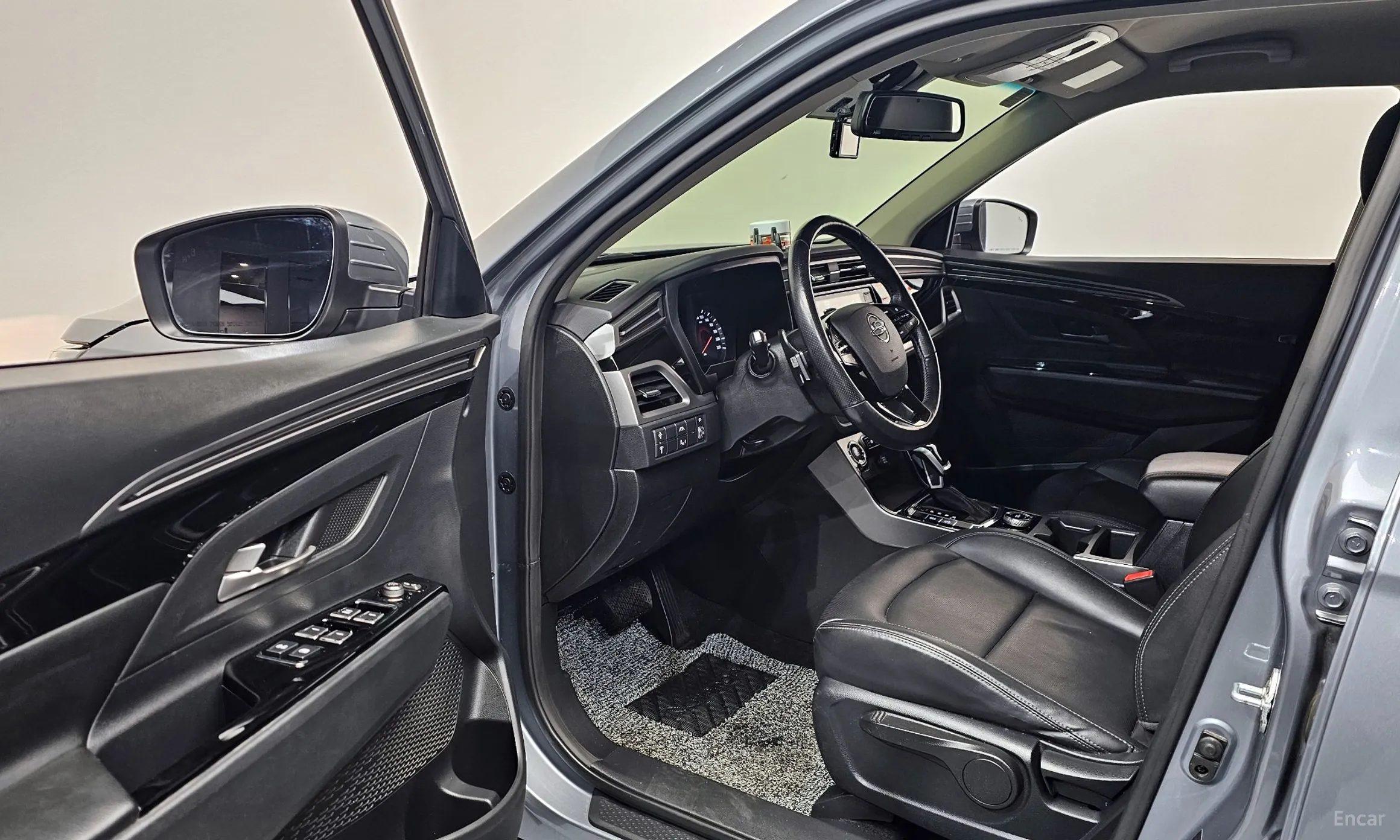 KG Mobility (SsangYong) Beautiful Korando превью 11