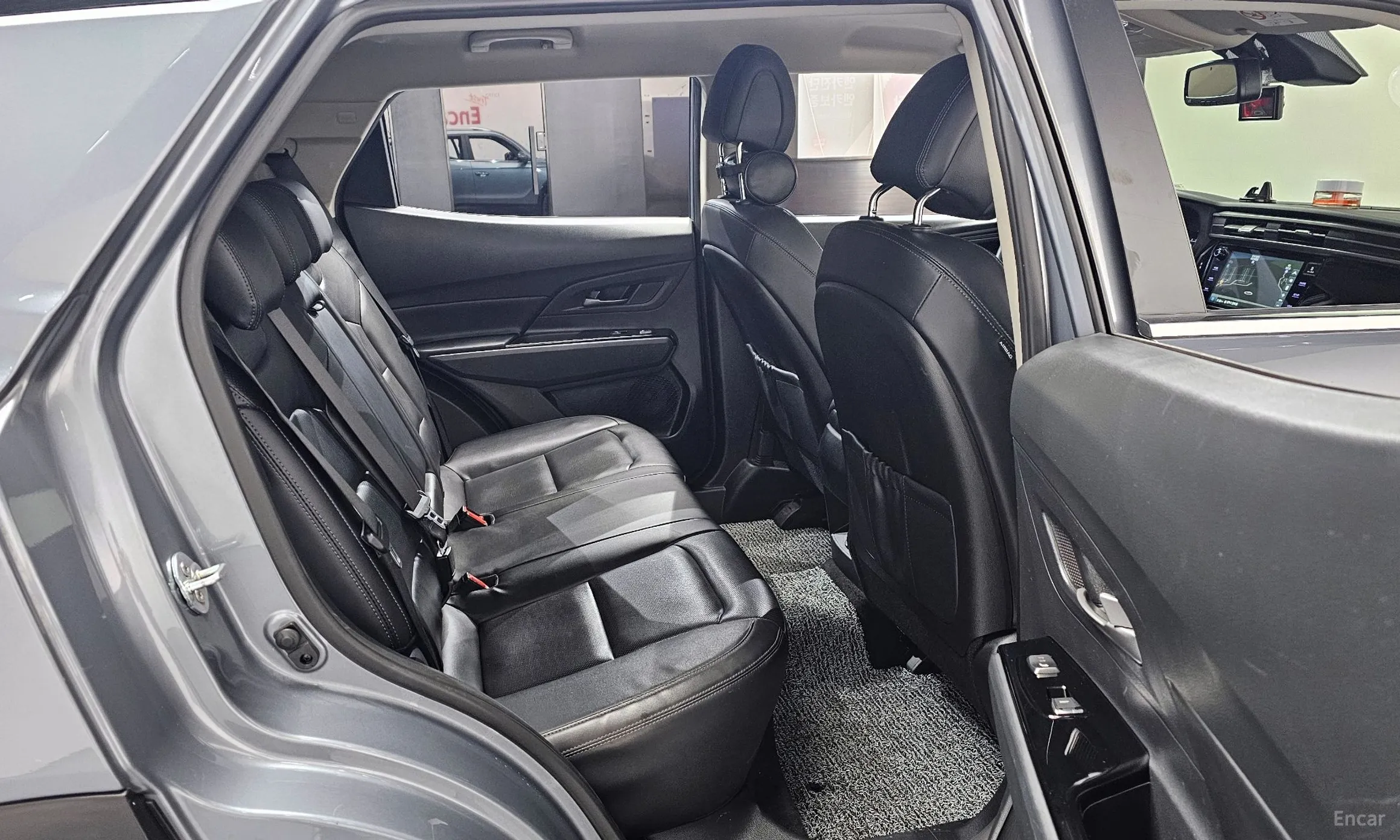 KG Mobility (SsangYong) Beautiful Korando превью 12