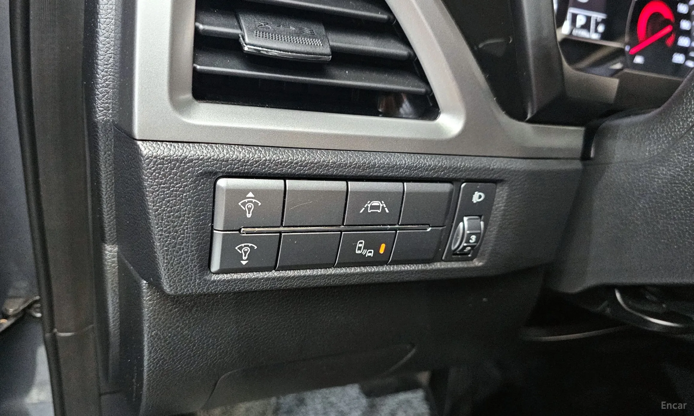 KG Mobility (SsangYong) Beautiful Korando превью 14