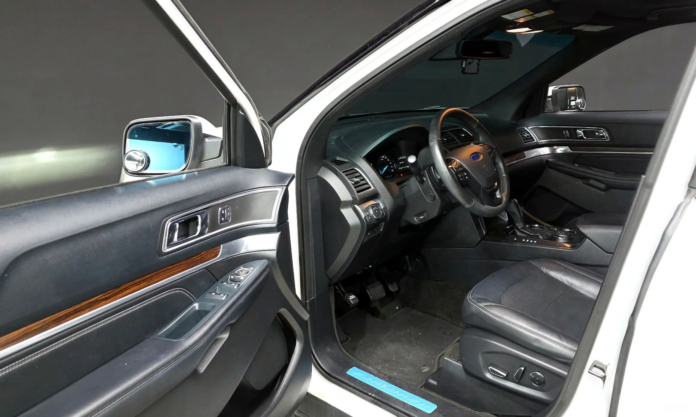Ford Explorer превью 10