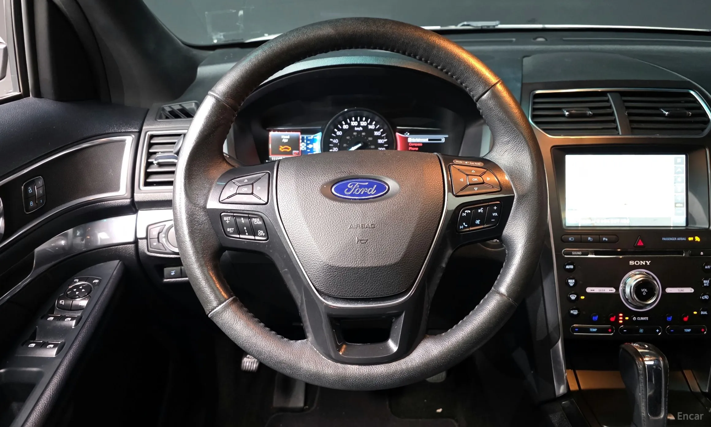 Ford Explorer превью 13