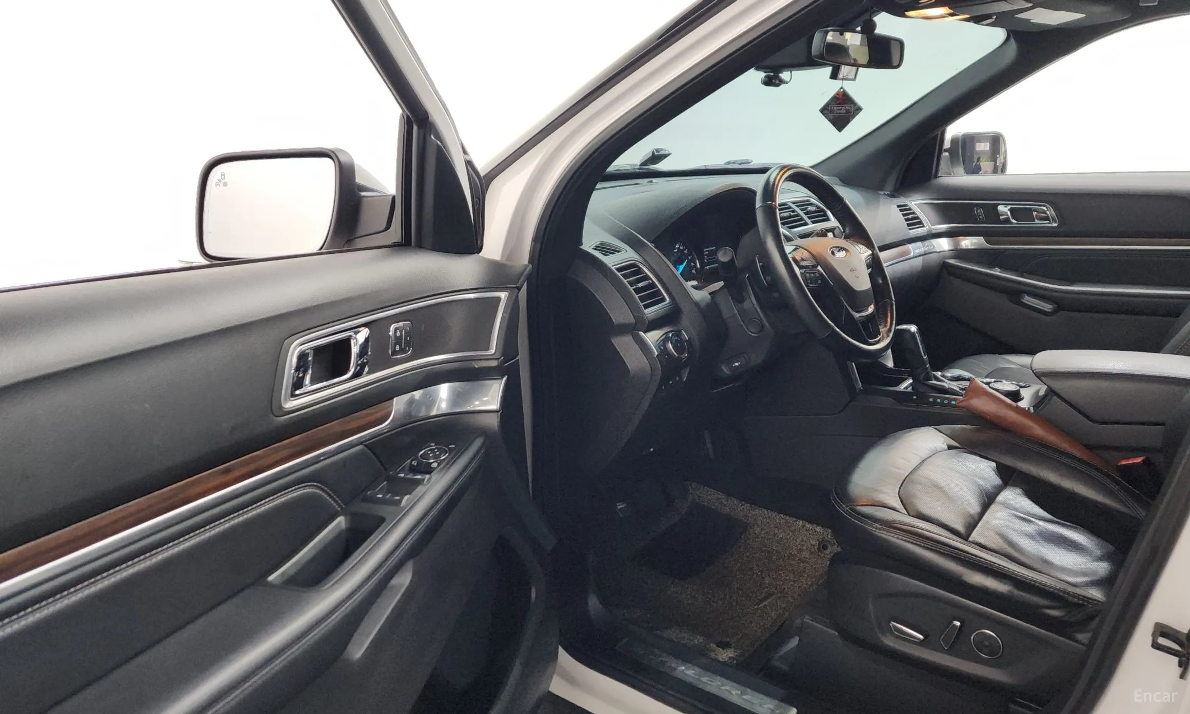 Ford Explorer превью 10