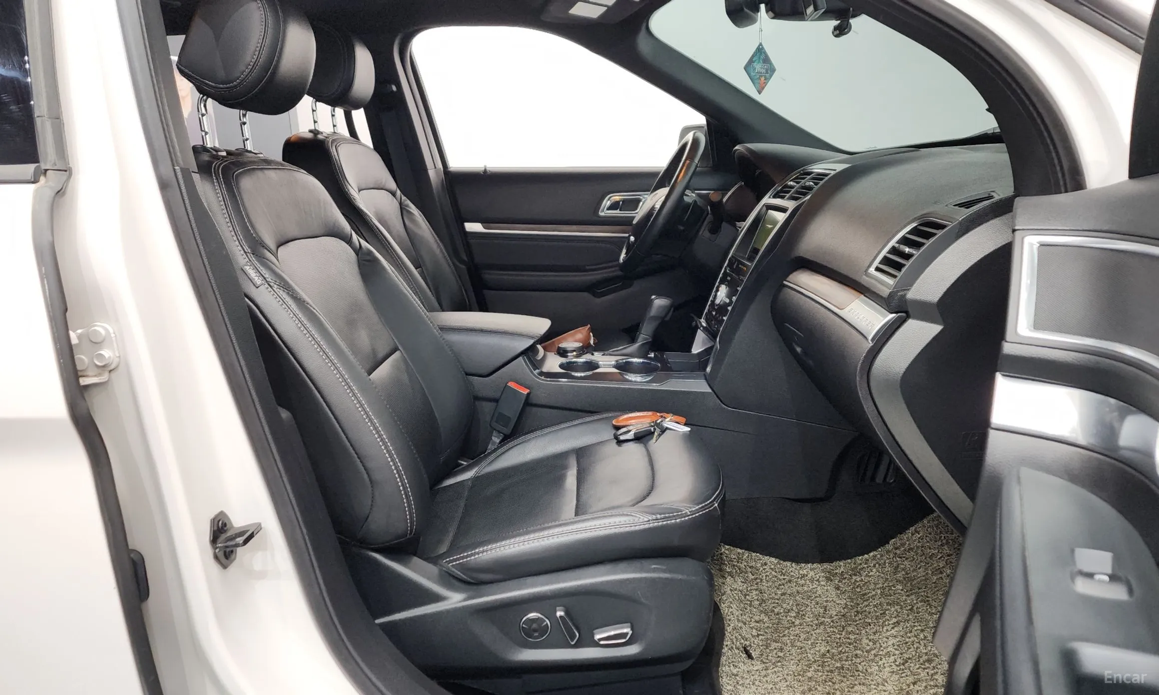 Ford Explorer превью 11