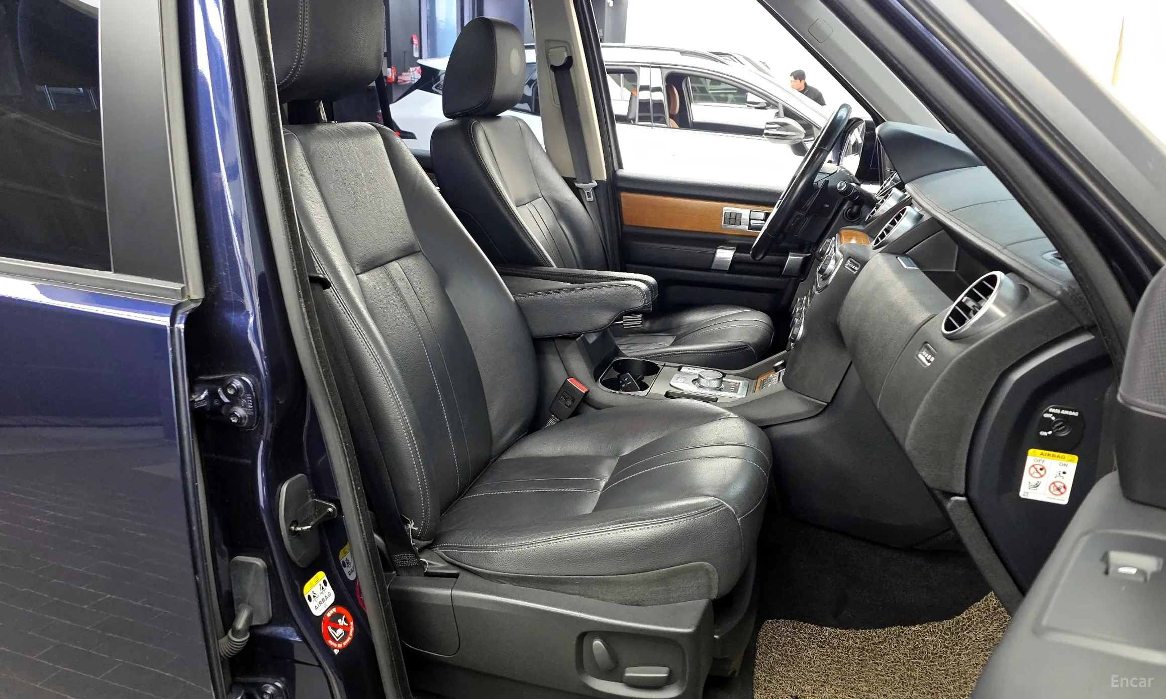 Land Rover Discovery 4 превью 11