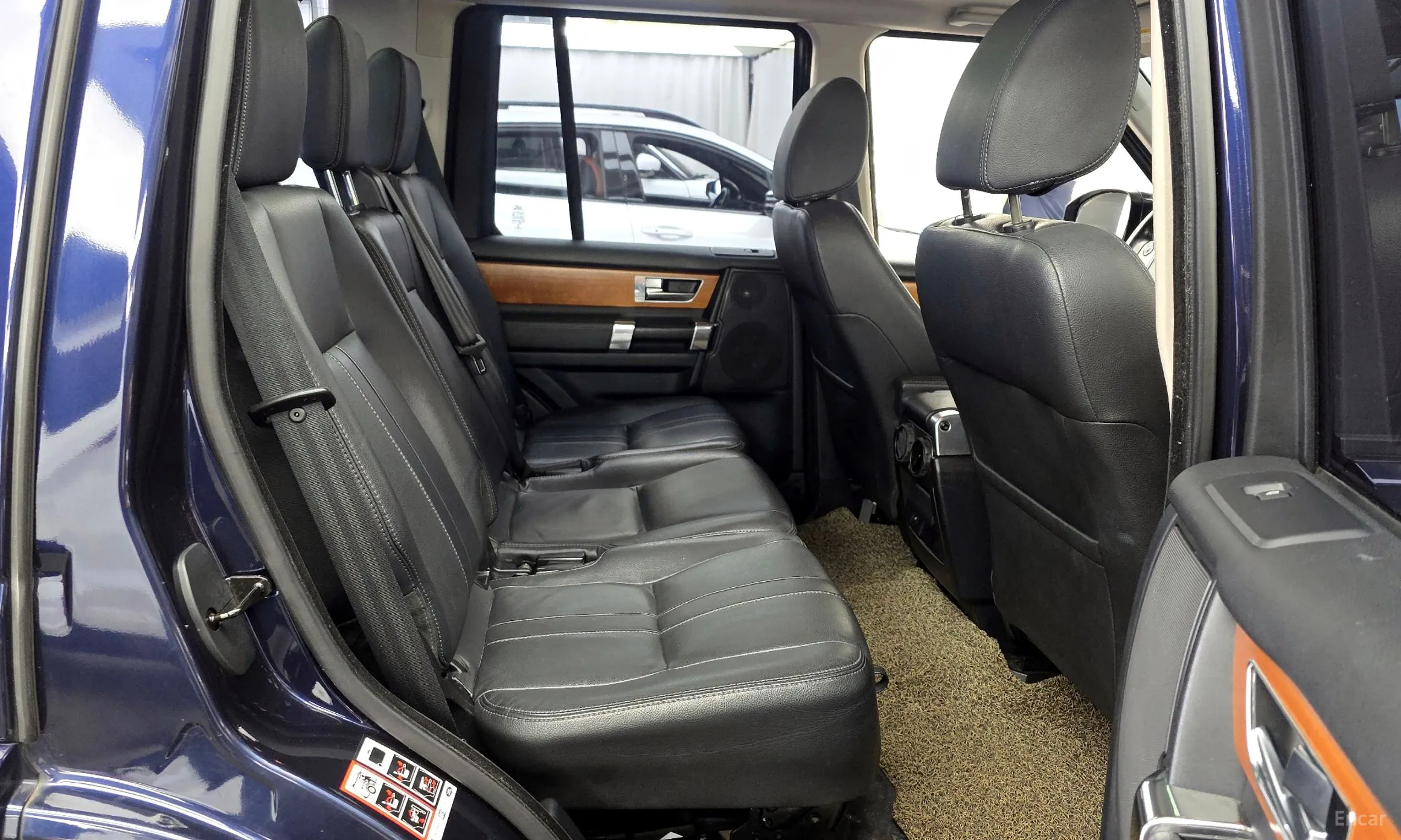 Land Rover Discovery 4 превью 12