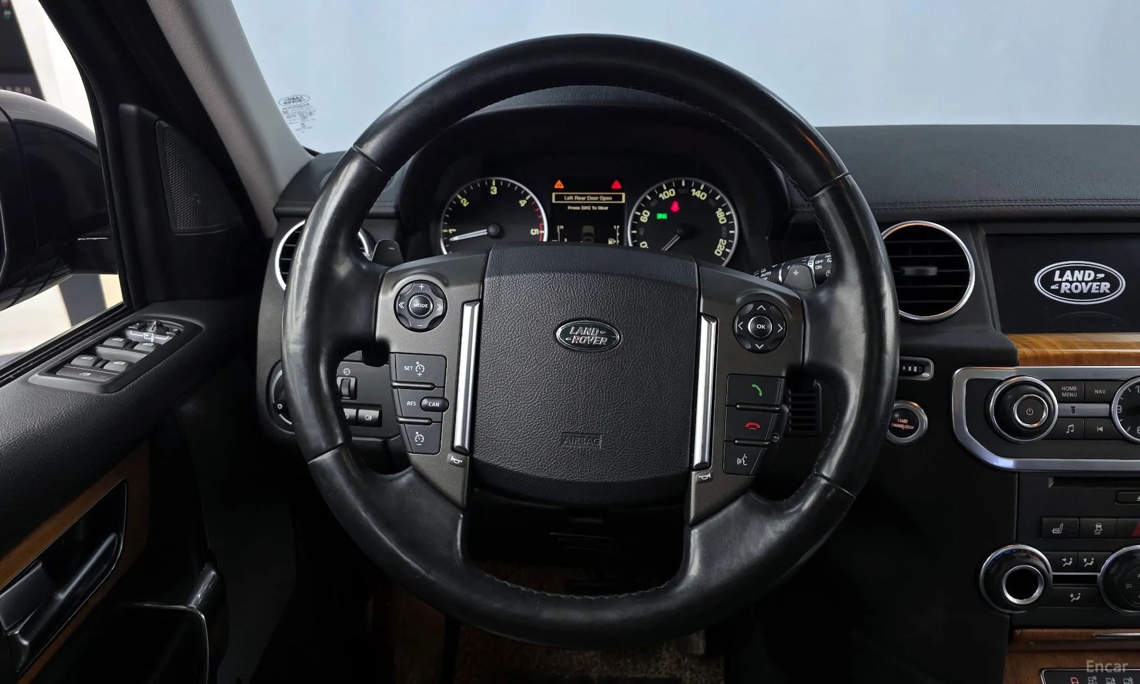 Land Rover Discovery 4 превью 13