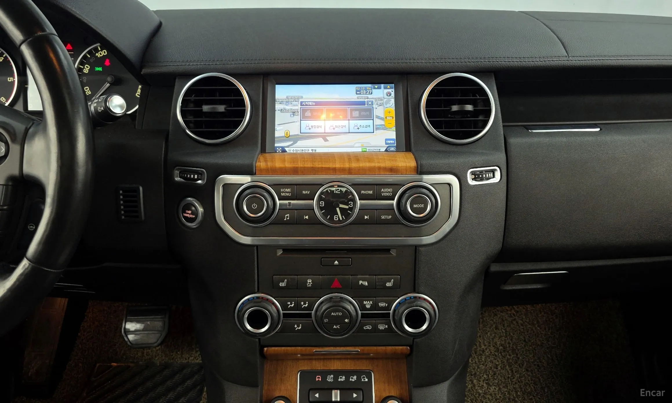 Land Rover Discovery 4 превью 14